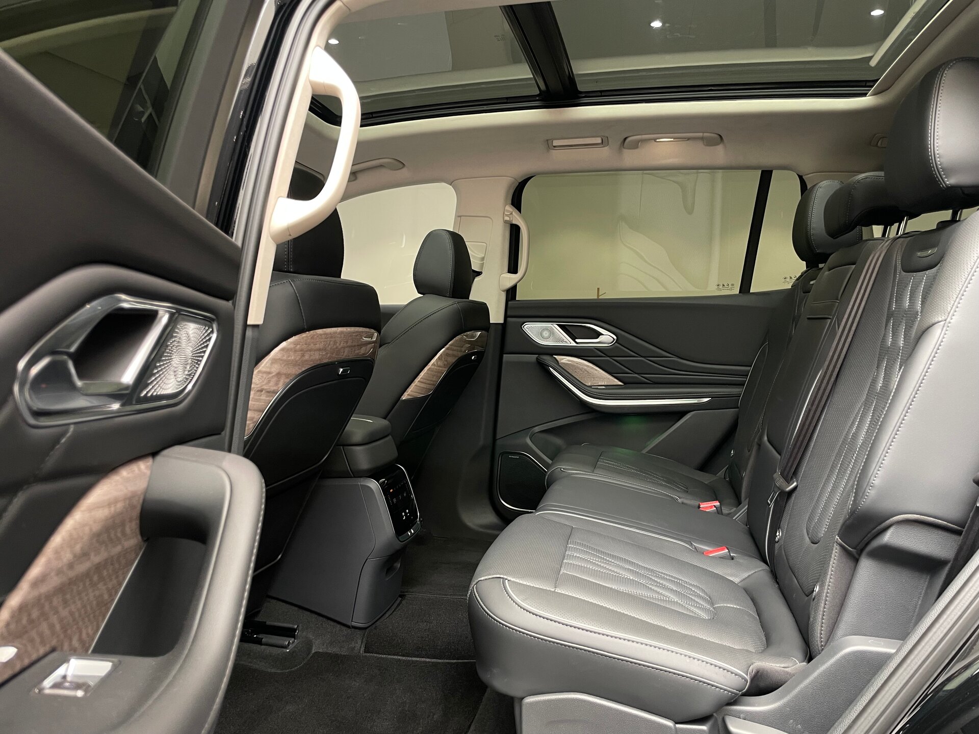 Автомобиль Hongqi HS7 2.0 AT (245 л.с.) 4WD - 9