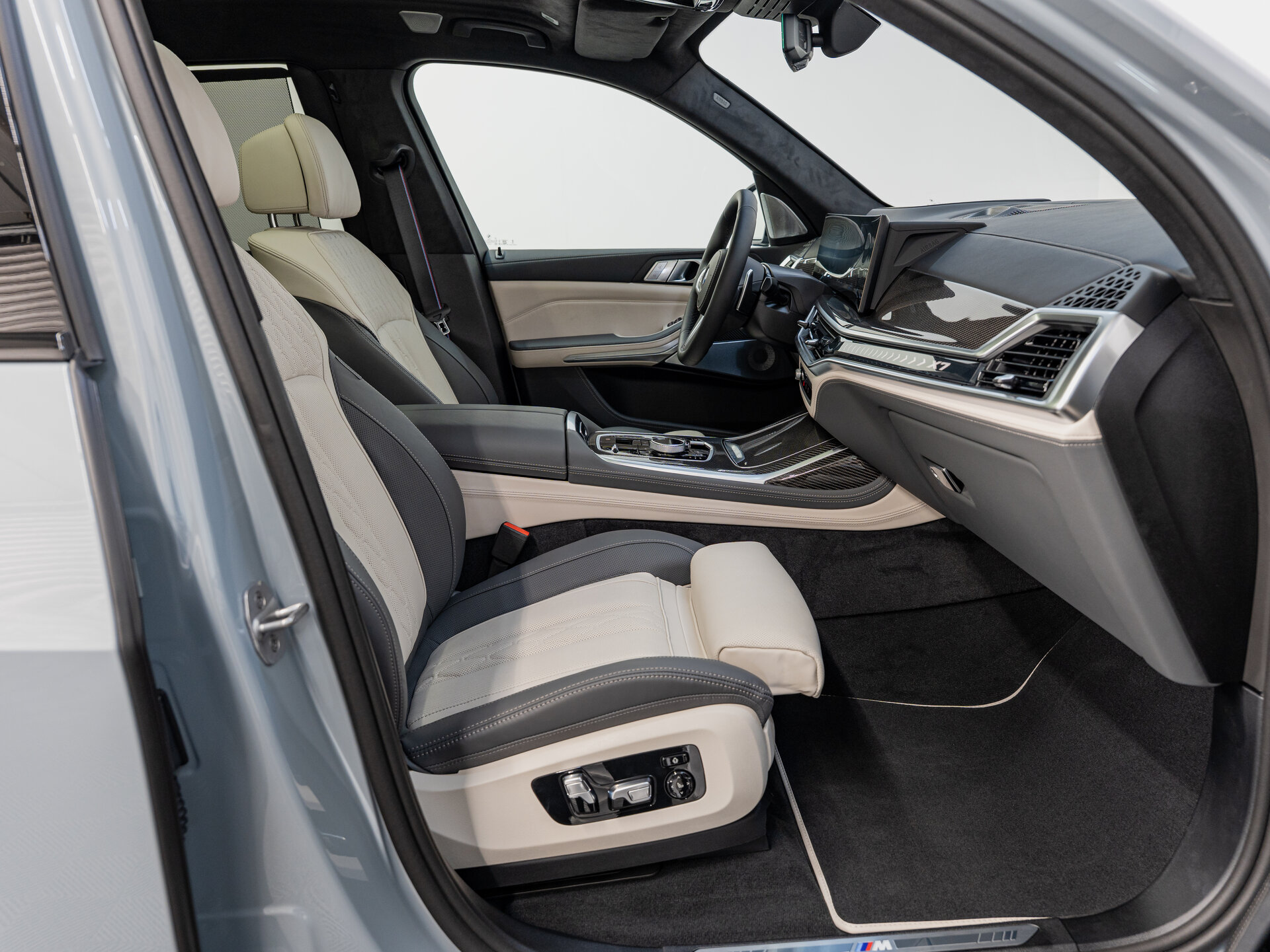 Автомобиль BMW X7 40d 3.0d AT (340 л.с.) 4WD - 16