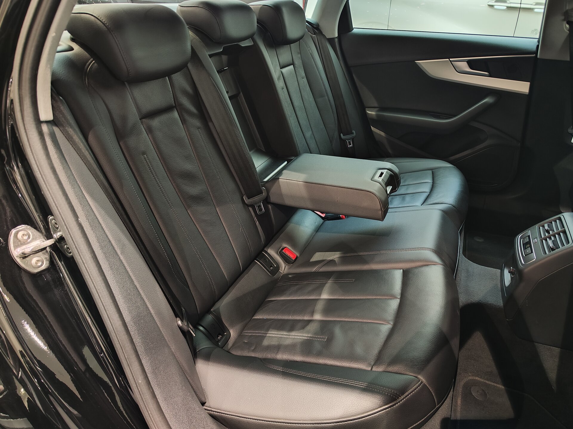 Автомобиль Audi A4 1.4 AMT (150 л.с.) - 11