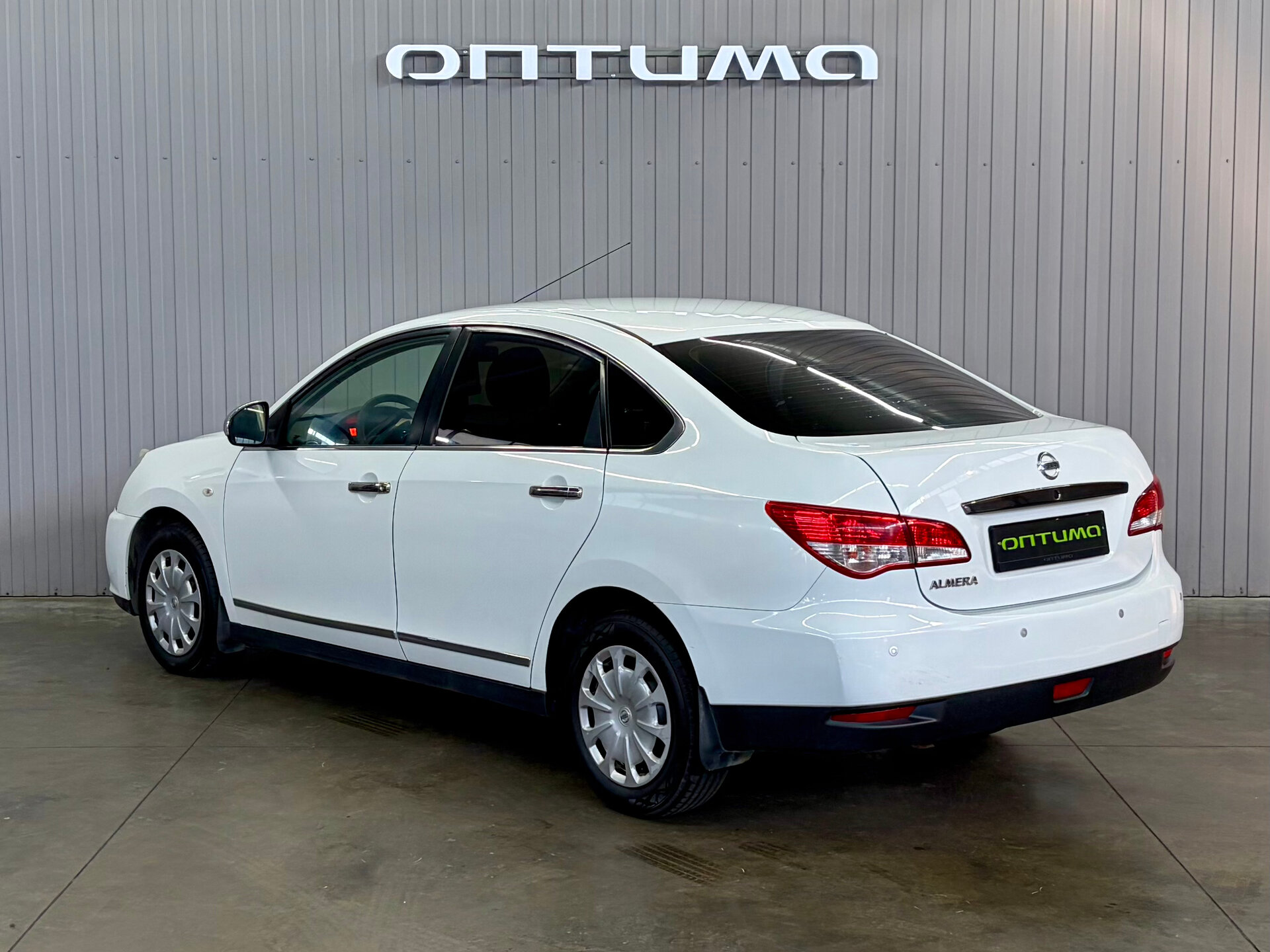 Nissan Almera 