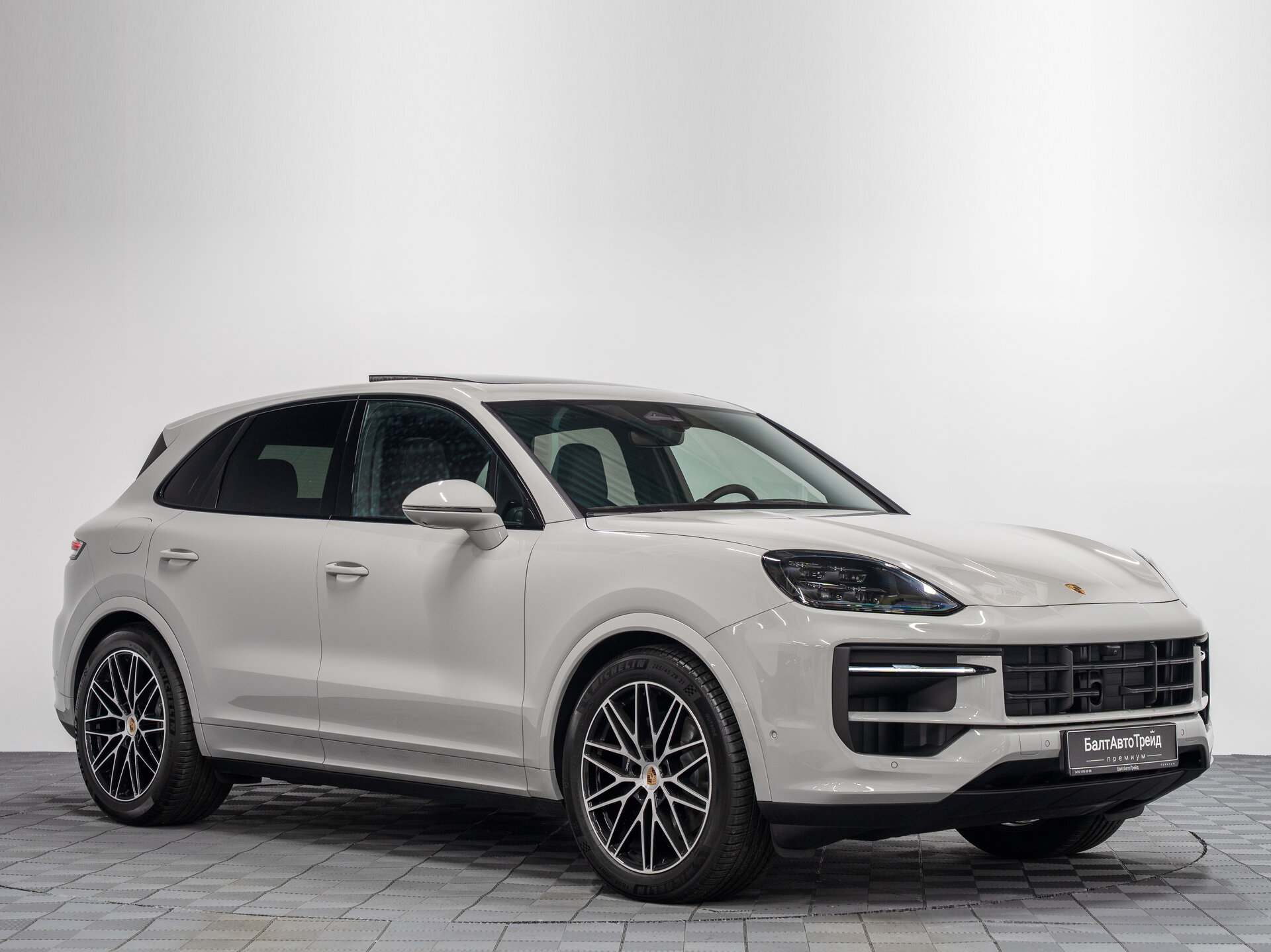 Автомобиль Porsche Cayenne 3.0 AT (353 л.с.) 4WD - 5
