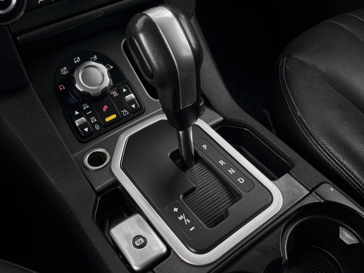 Купить Land Rover Discovery 2.7d AT (190 л.с.) 4WD, 2010 в Екатеренбурге