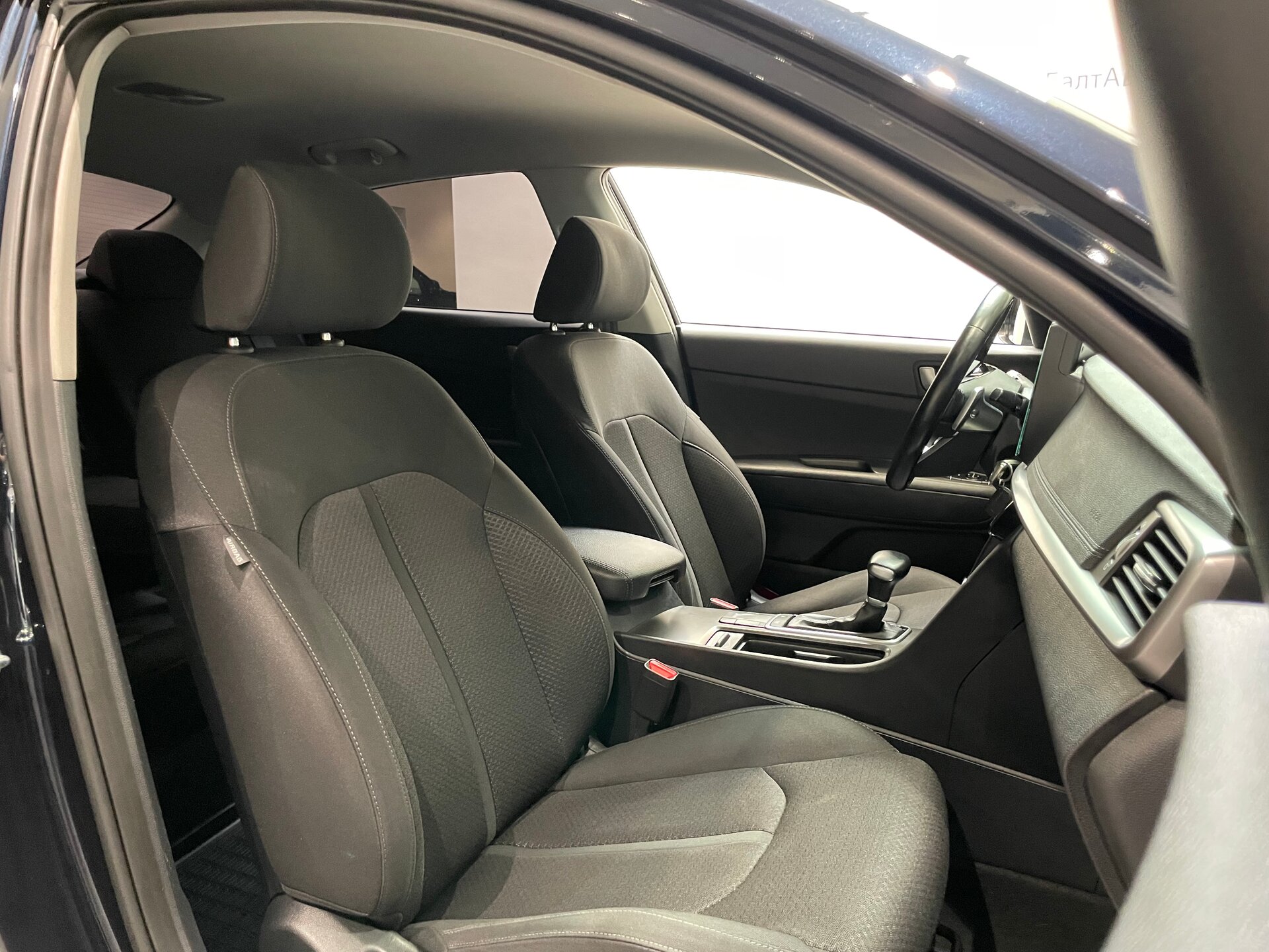 Автомобиль Kia Optima 2.0 AT (150 л.с.) - 12