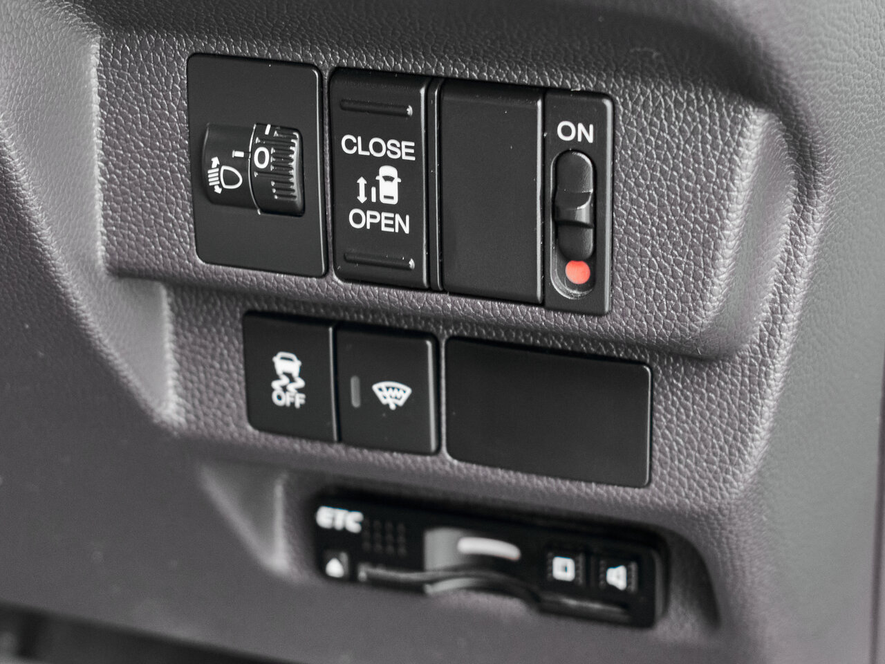 Купить Honda Freed 1.5 CVT (131 л.с.), 2016 в Екатеренбурге