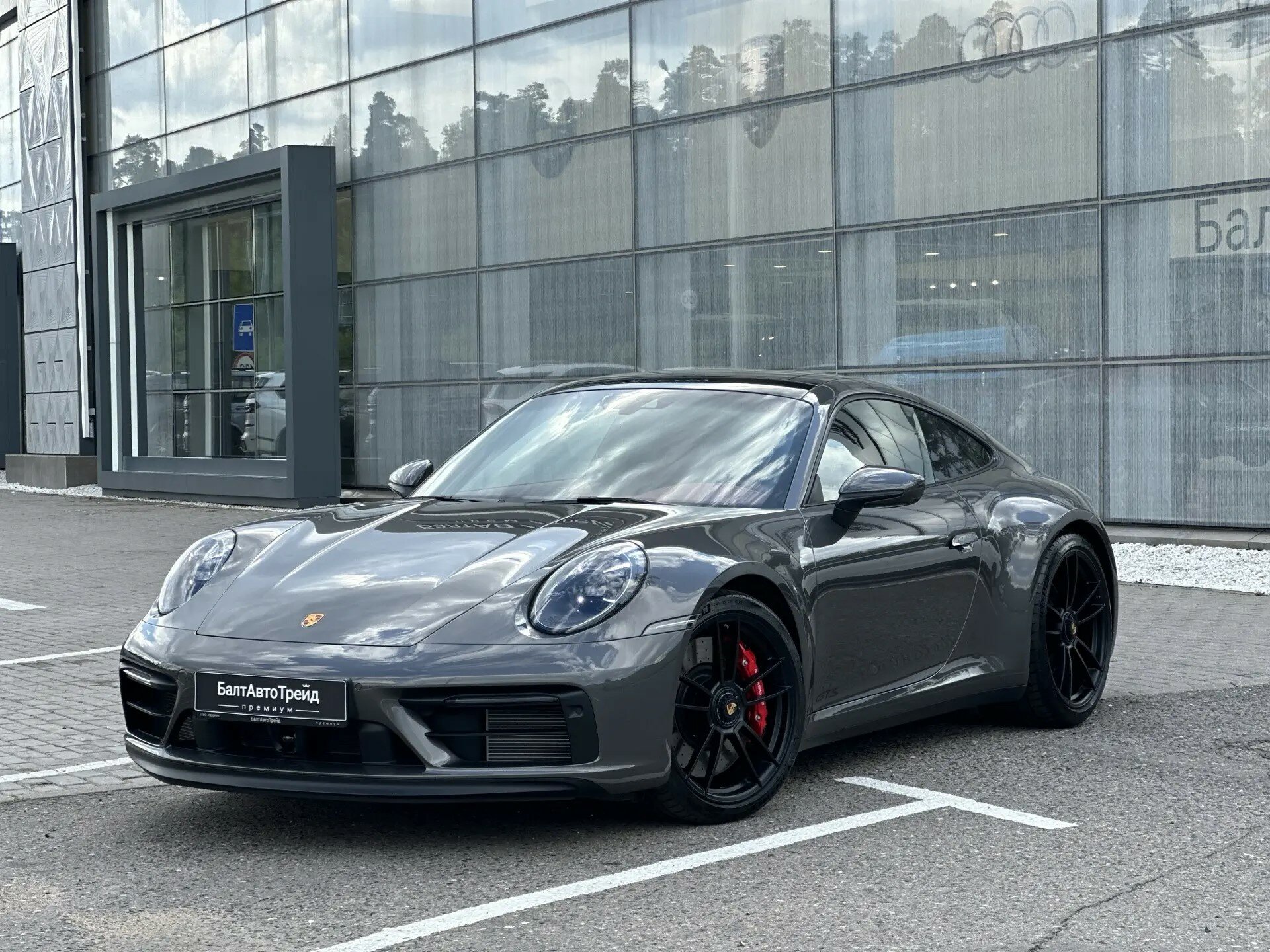 Автомобиль Porsche 911 Carrera 4 GTS 3.0 AMT (480 л.с.) 4WD - 1