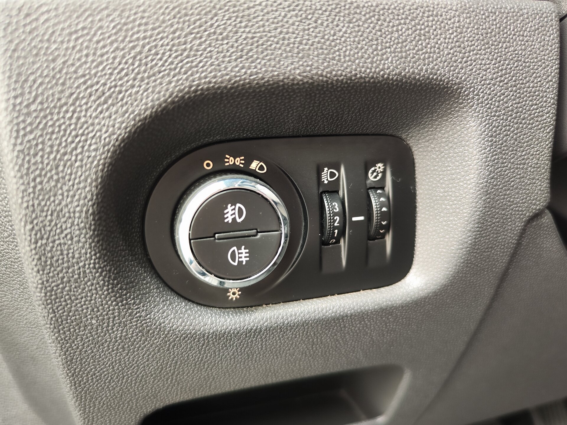 Автомобиль Opel Corsa 1.4 AT (100 л.с.) - 18