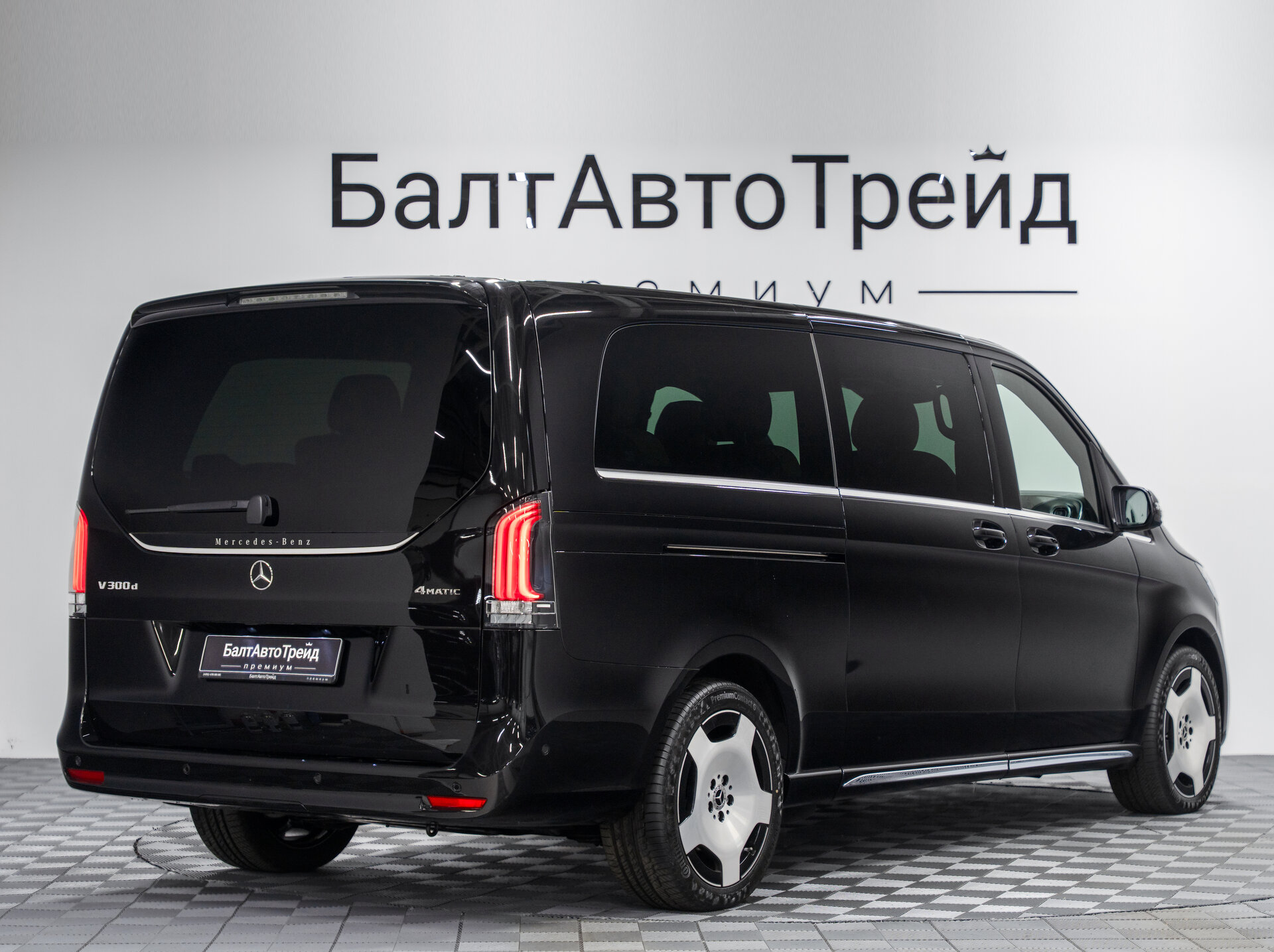 Автомобиль Mercedes-Benz V-Класс 300 d экстра длинный 2.0d AT (237 л.с.) 4WD - 2