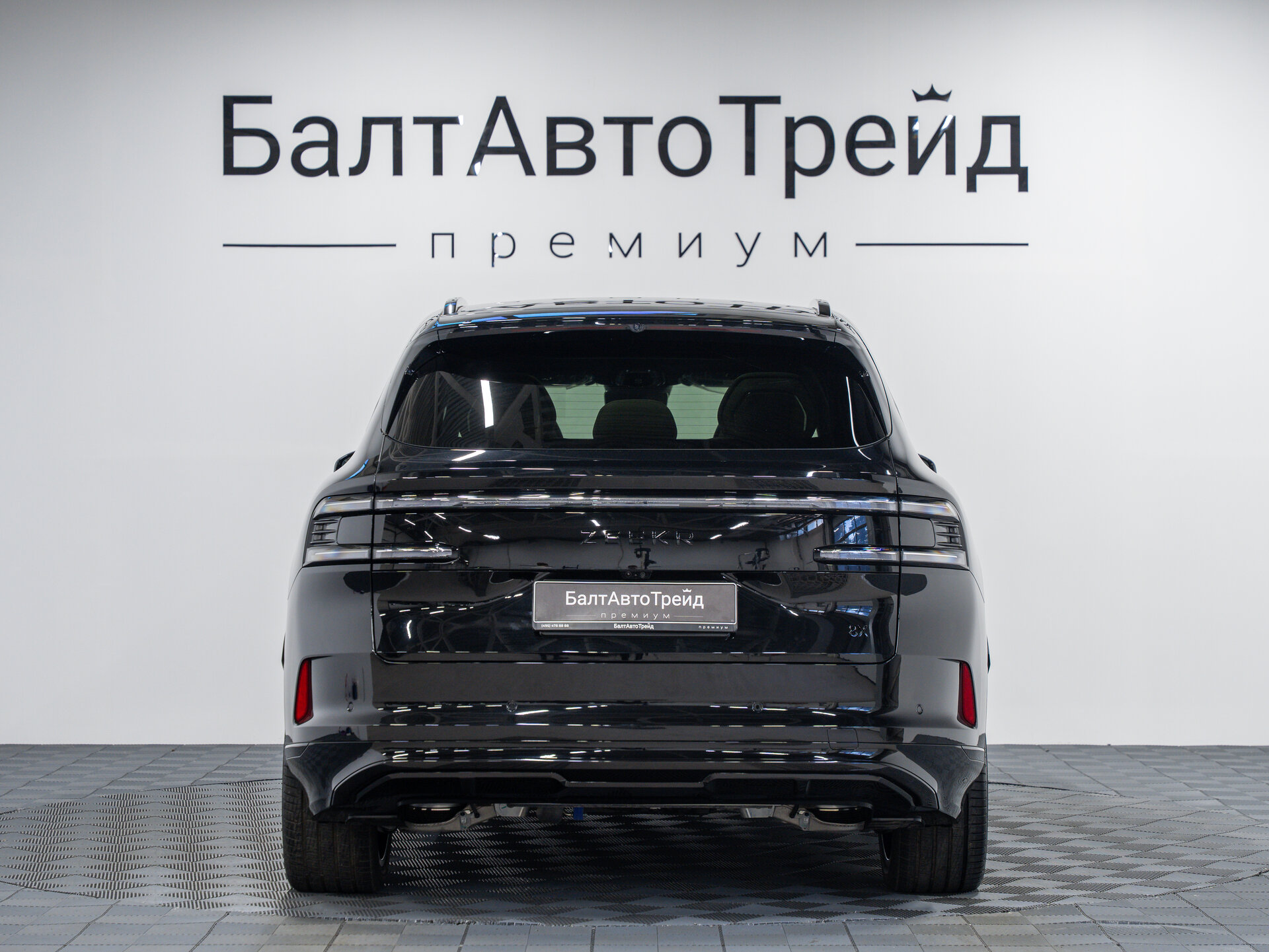 Автомобиль Zeekr 8X 70 kWh 2.0hyb AT (898 л.с.) 4WD - 9