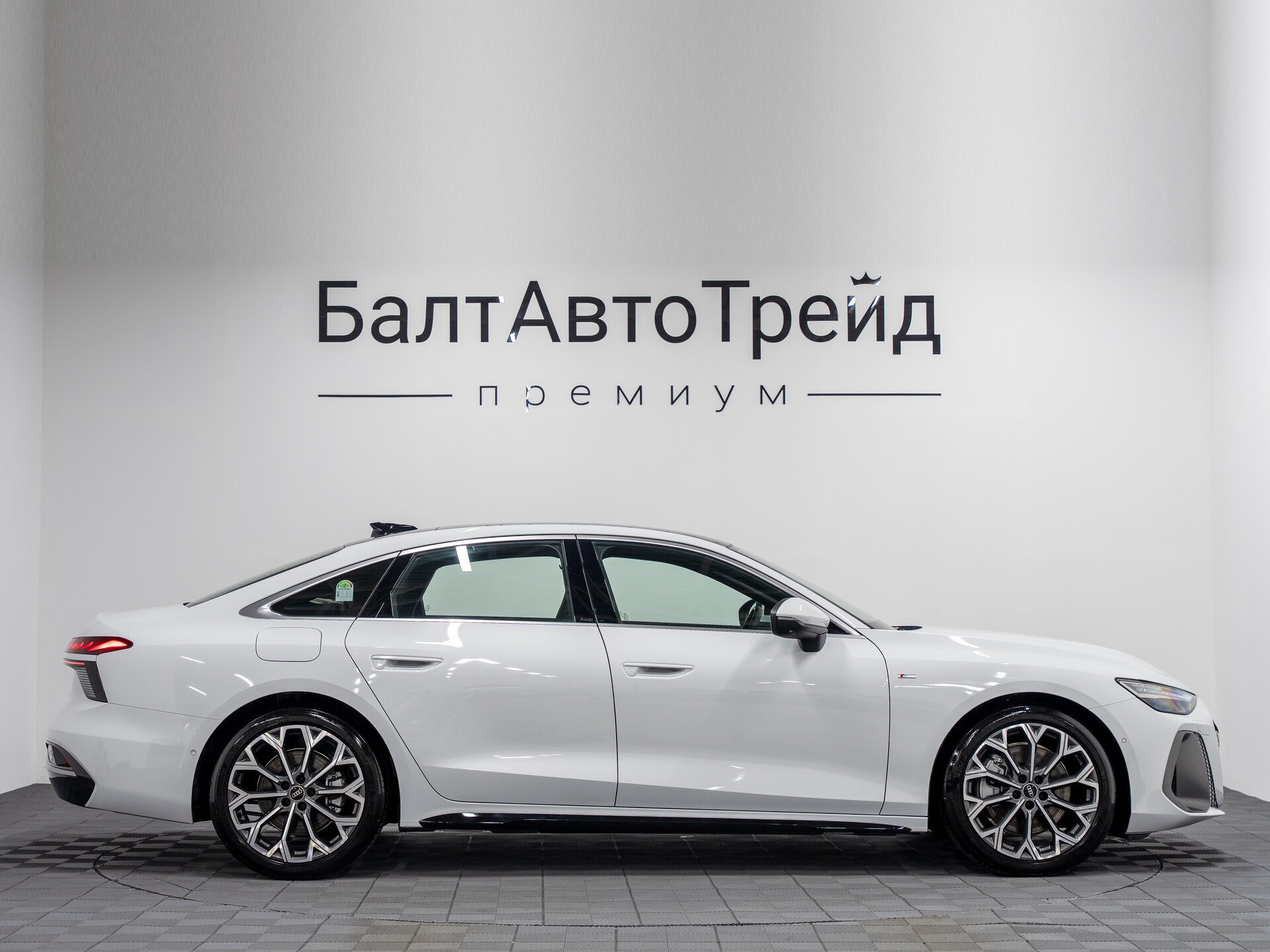 Автомобиль Audi A6 2.0d AMT (204 л.с.) 4WD - 6