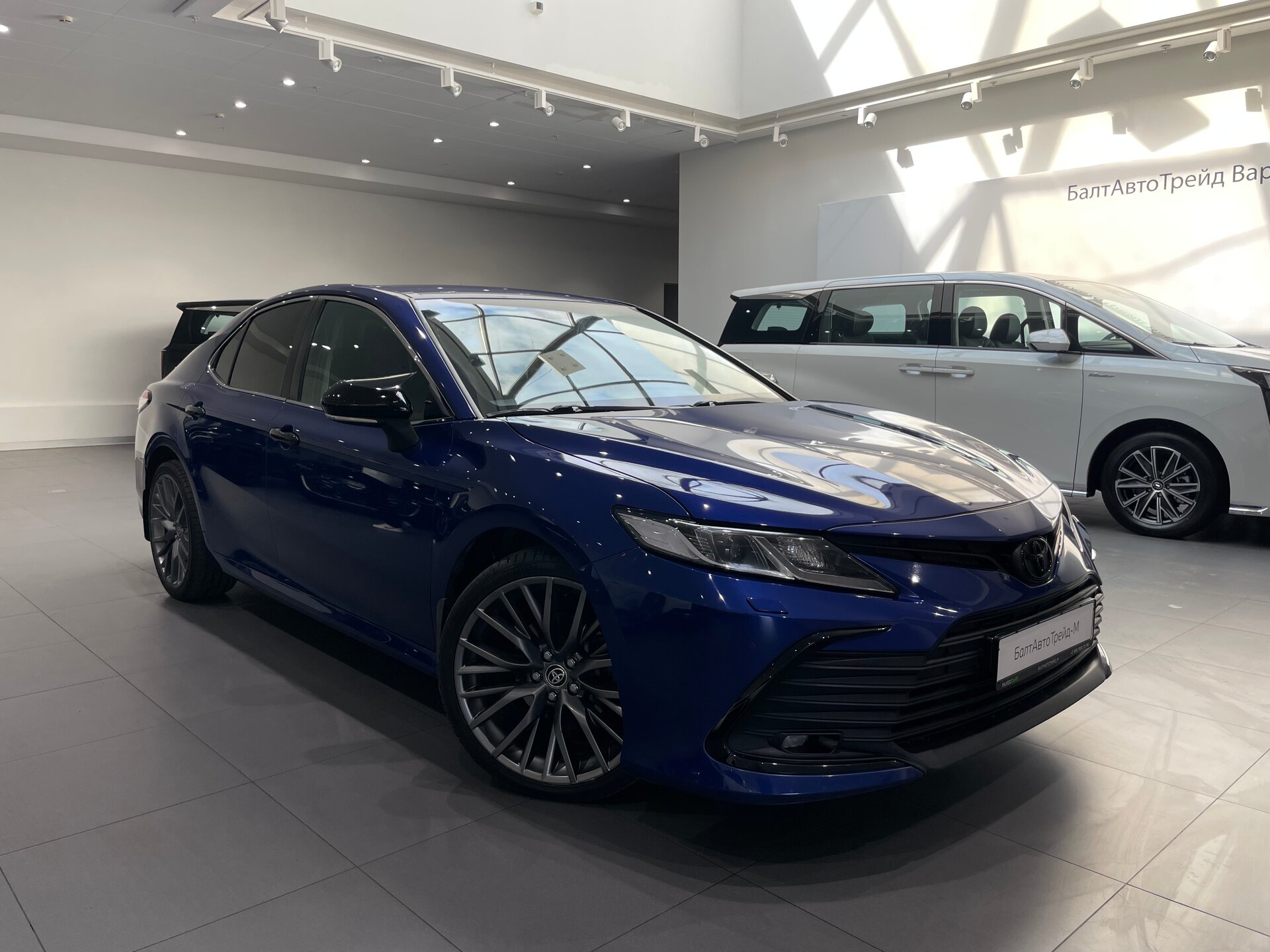 Автомобиль Toyota Camry 2.5 AT (200 л.с.) - 3