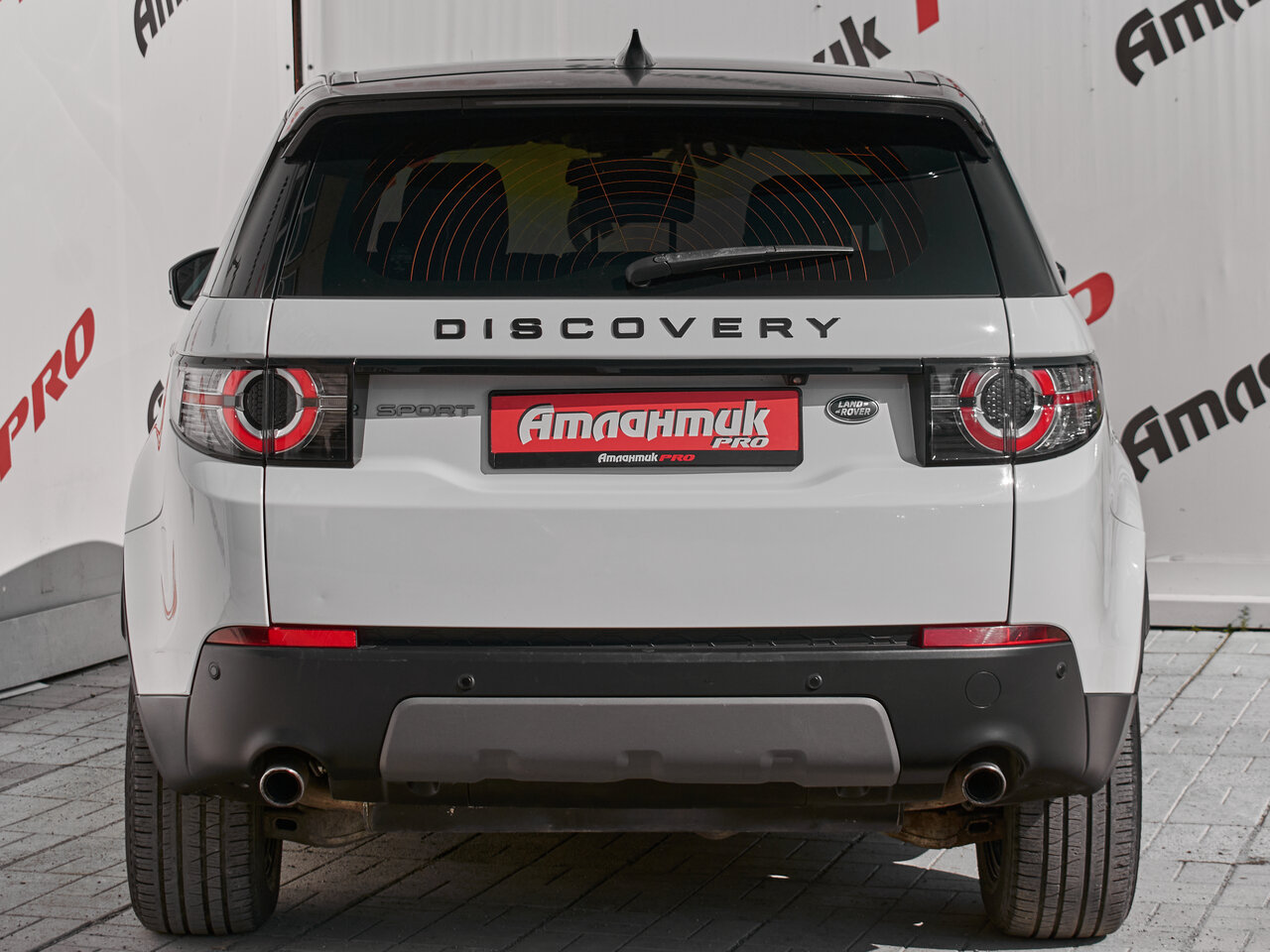 Купить Land Rover Discovery Sport 2.0d AT (180 л.с.) 4WD, 2017 в Екатеренбурге