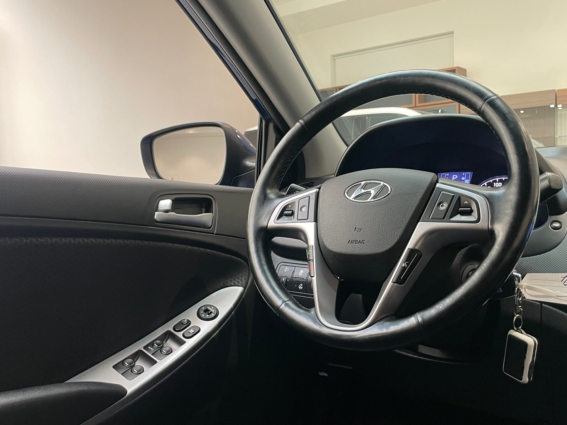 Автомобиль Hyundai Solaris 1.6 AT (123 л.с.) - 16