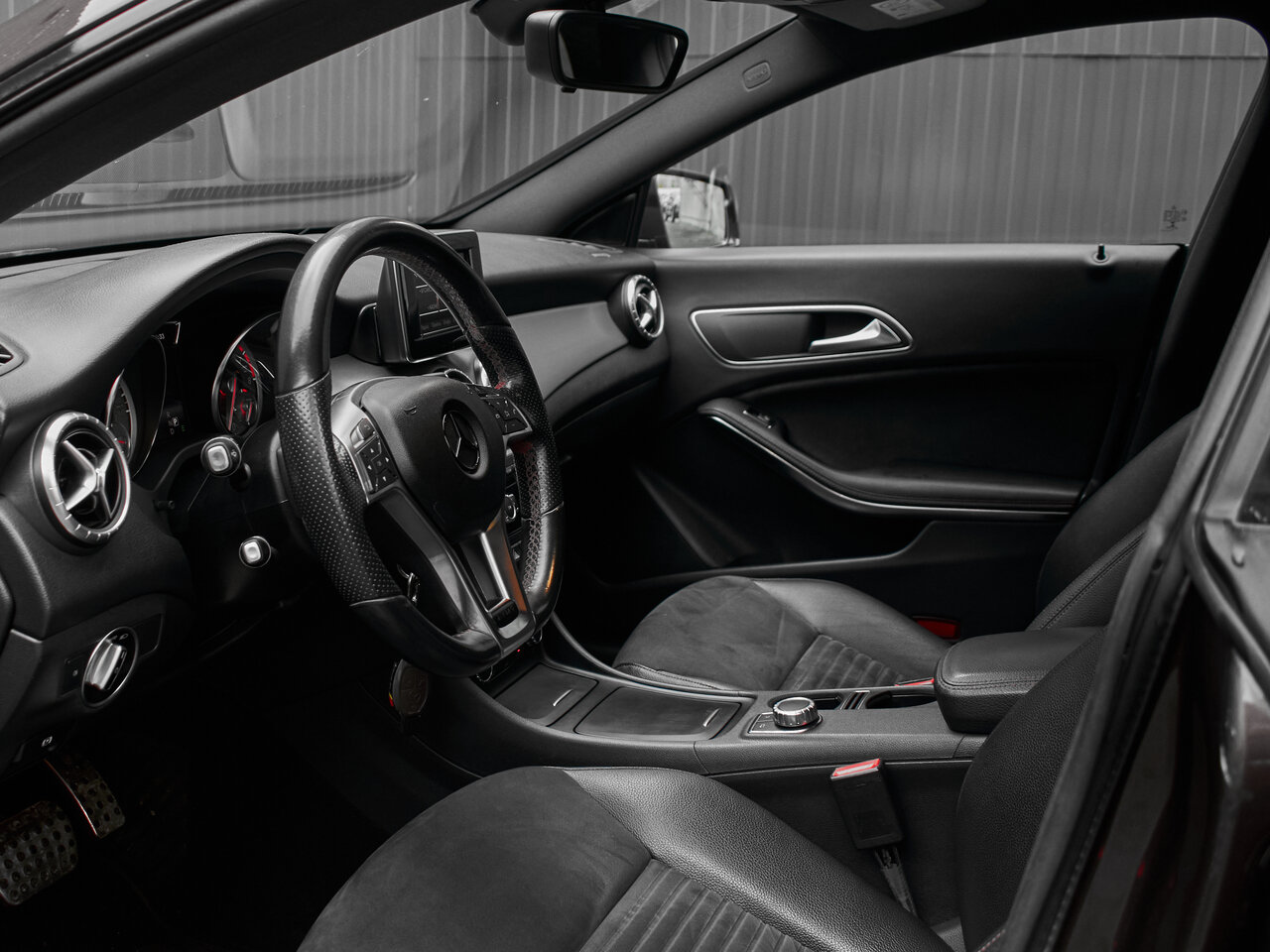 Купить Mercedes-Benz CLA 200 1.6 AMT (156 л.с.), 2014 в Екатеренбурге