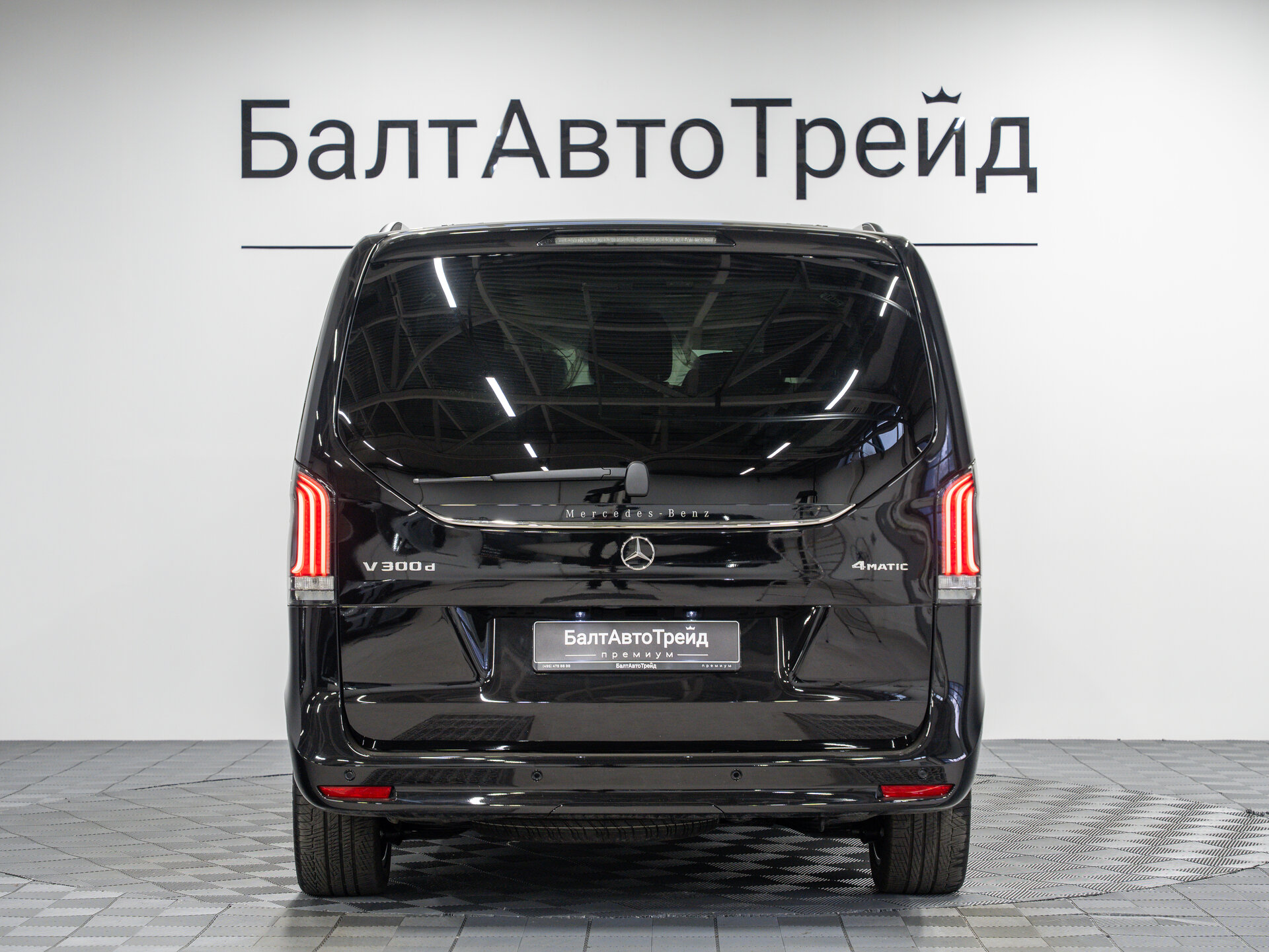 Автомобиль Mercedes-Benz V-Класс 300 d экстра длинный 2.0d AT (237 л.с.) 4WD - 8