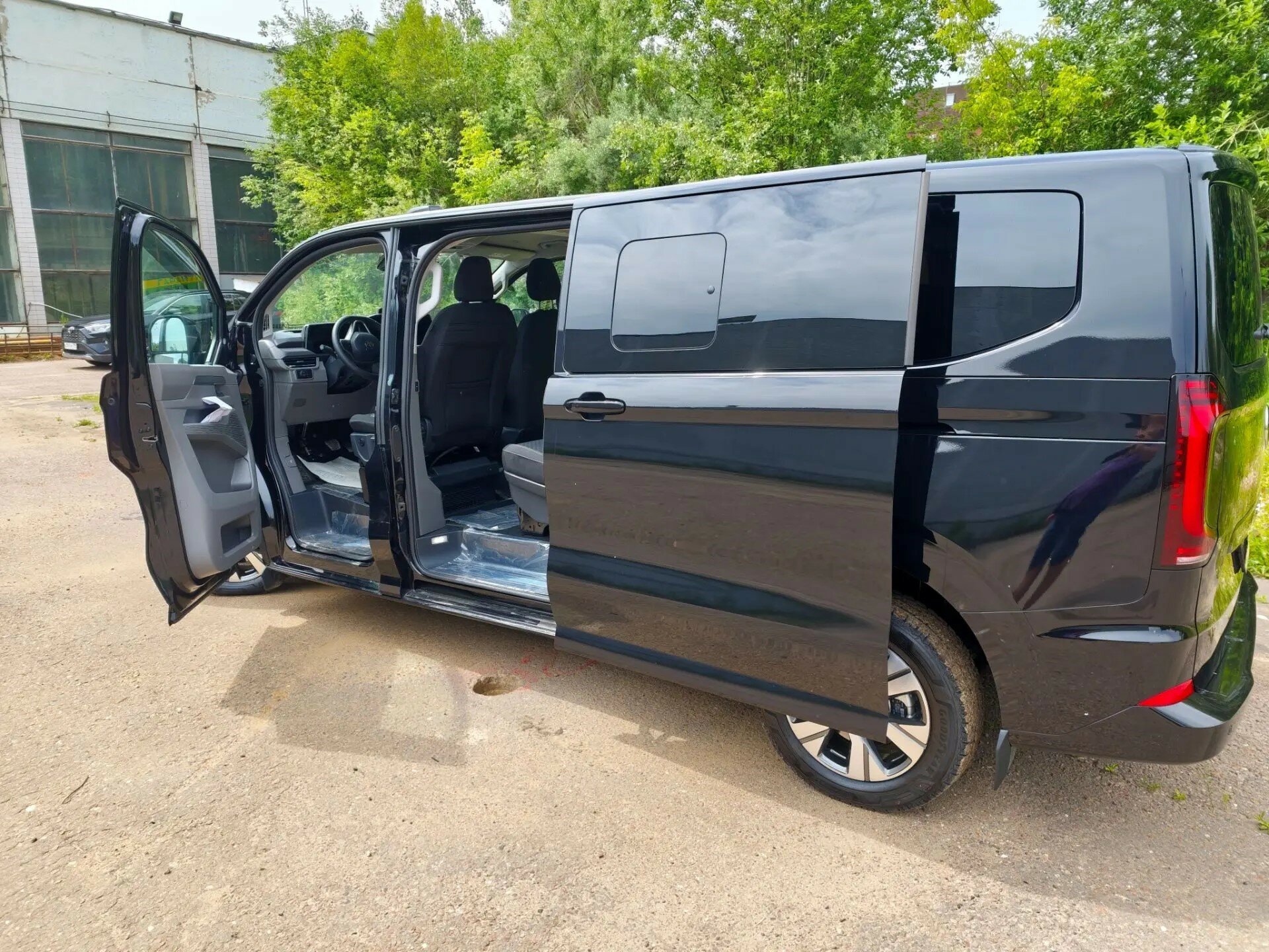Автомобиль Volkswagen Caravelle 2.0d AT (170 л.с.) 4WD - 9