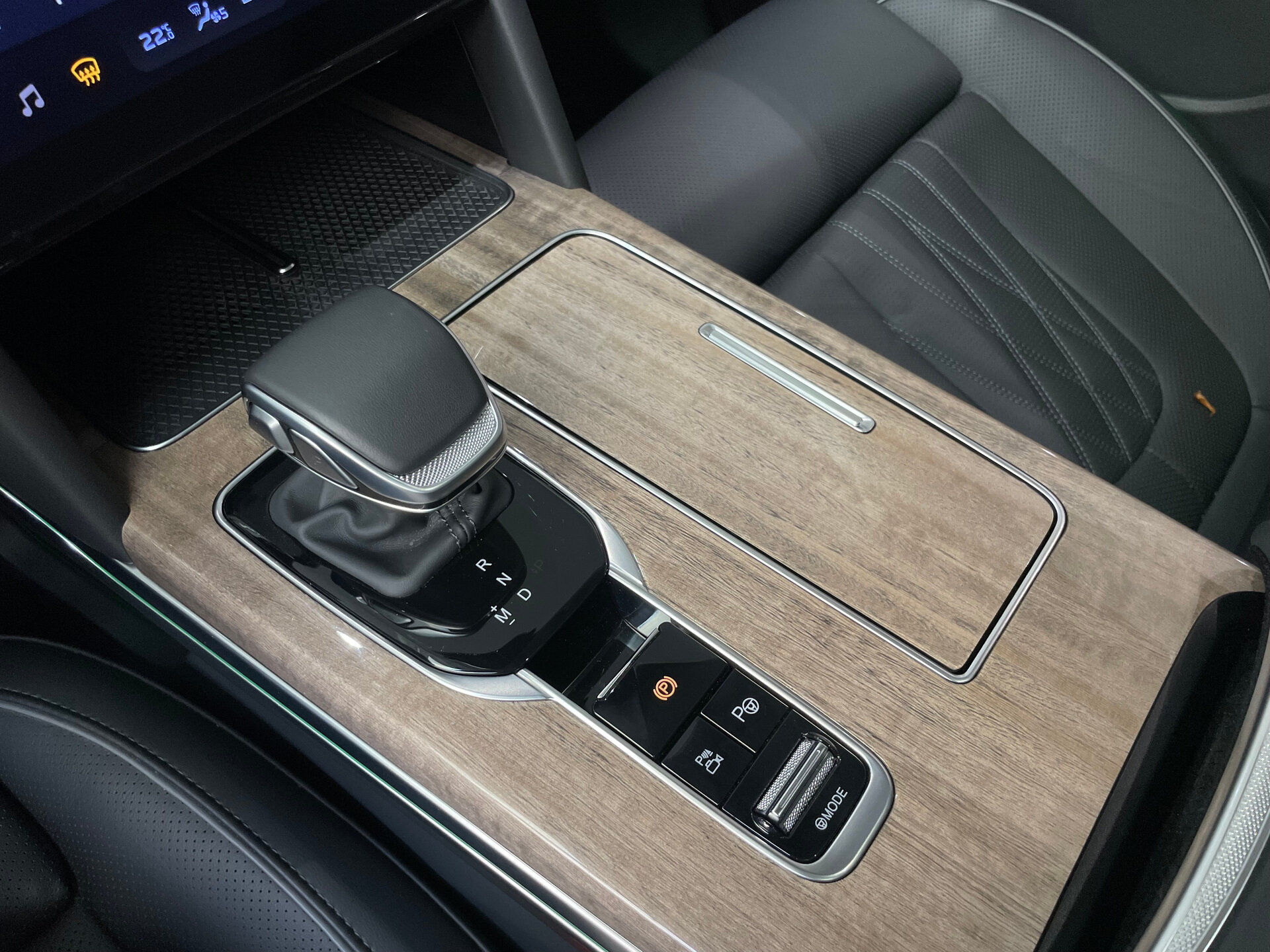 Автомобиль Hongqi HS7 2.0 AT (245 л.с.) 4WD - 18
