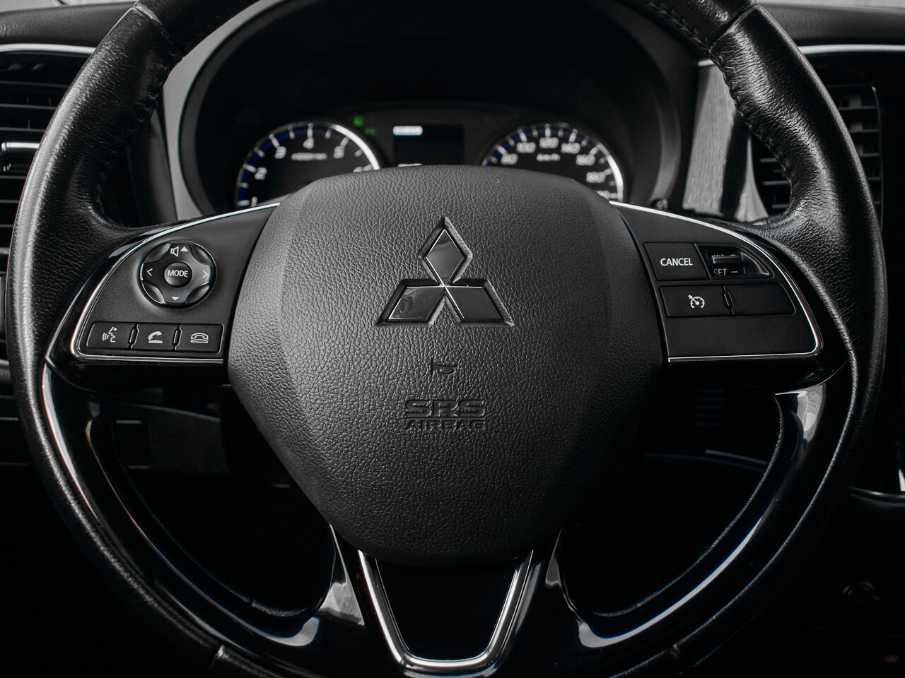 Купить Mitsubishi Outlander 2.0 CVT (146 л.с.) 4WD, 2018 в Екатеренбурге