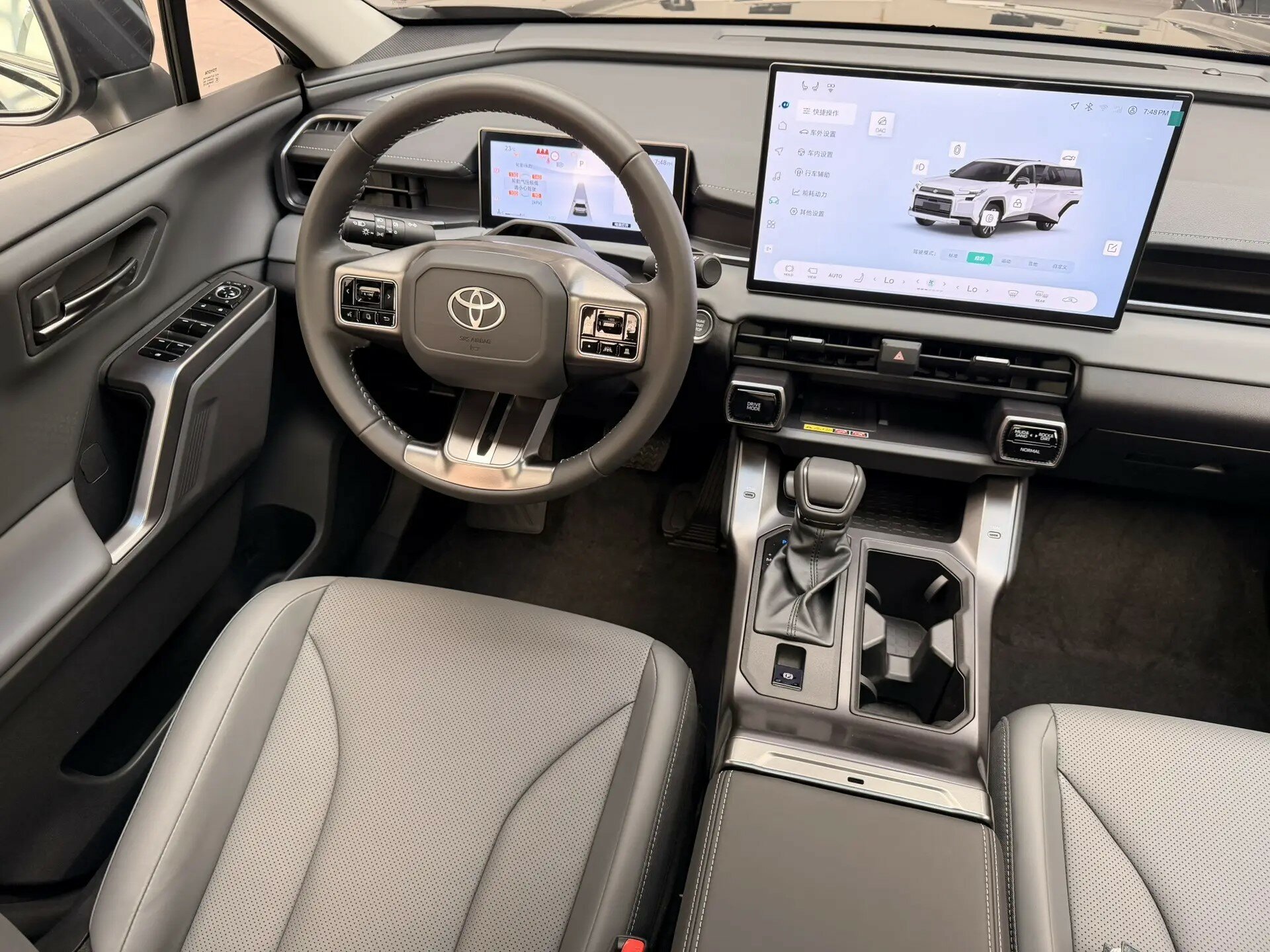 Автомобиль Toyota RAV4 2.0 CVT (171 л.с.) 4WD - 6