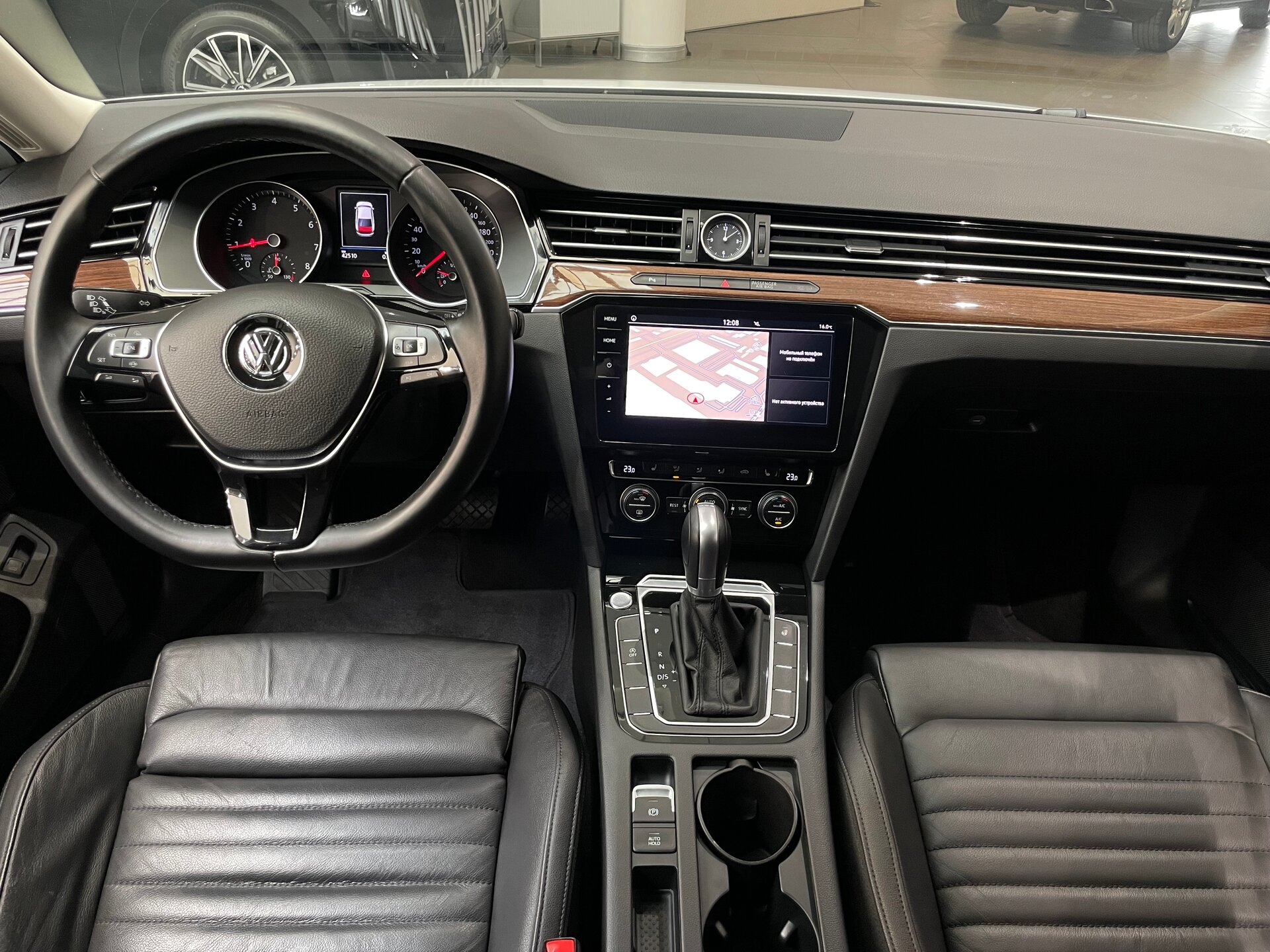 Автомобиль Volkswagen Passat 1.8 AMT (180 л.с.) - 13