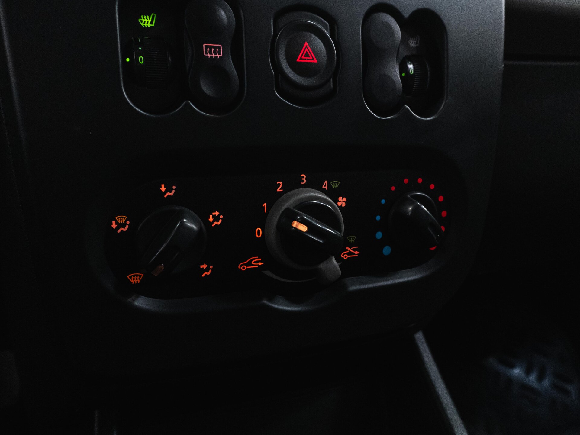 Renault Logan 2010 18