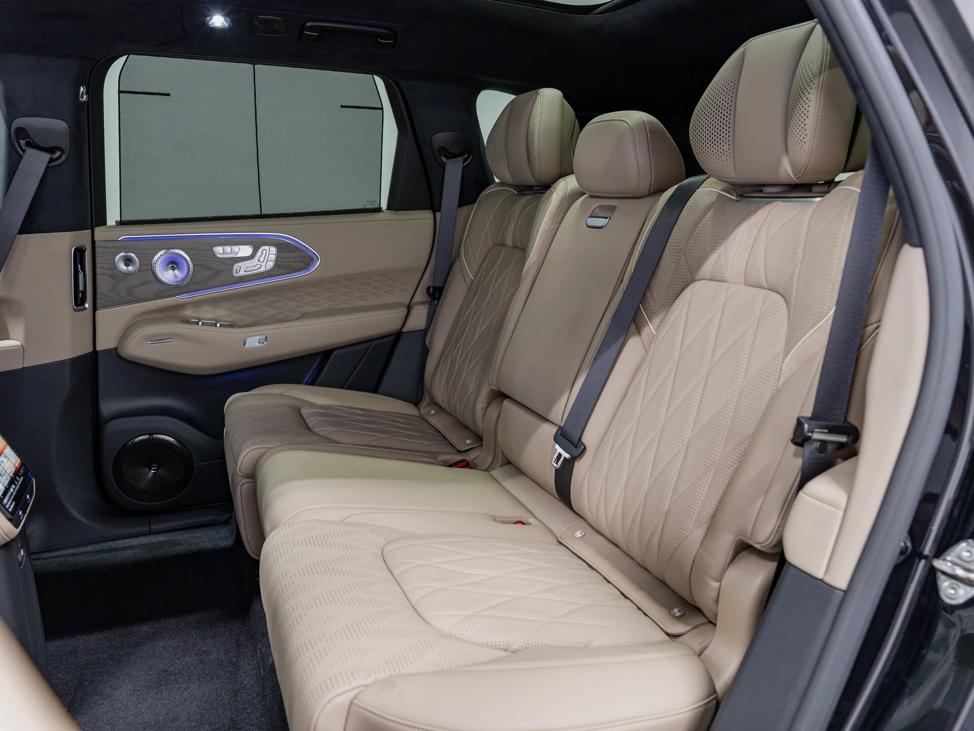Автомобиль Zeekr 8X 70 kWh 2.0hyb AT (898 л.с.) 4WD - 4