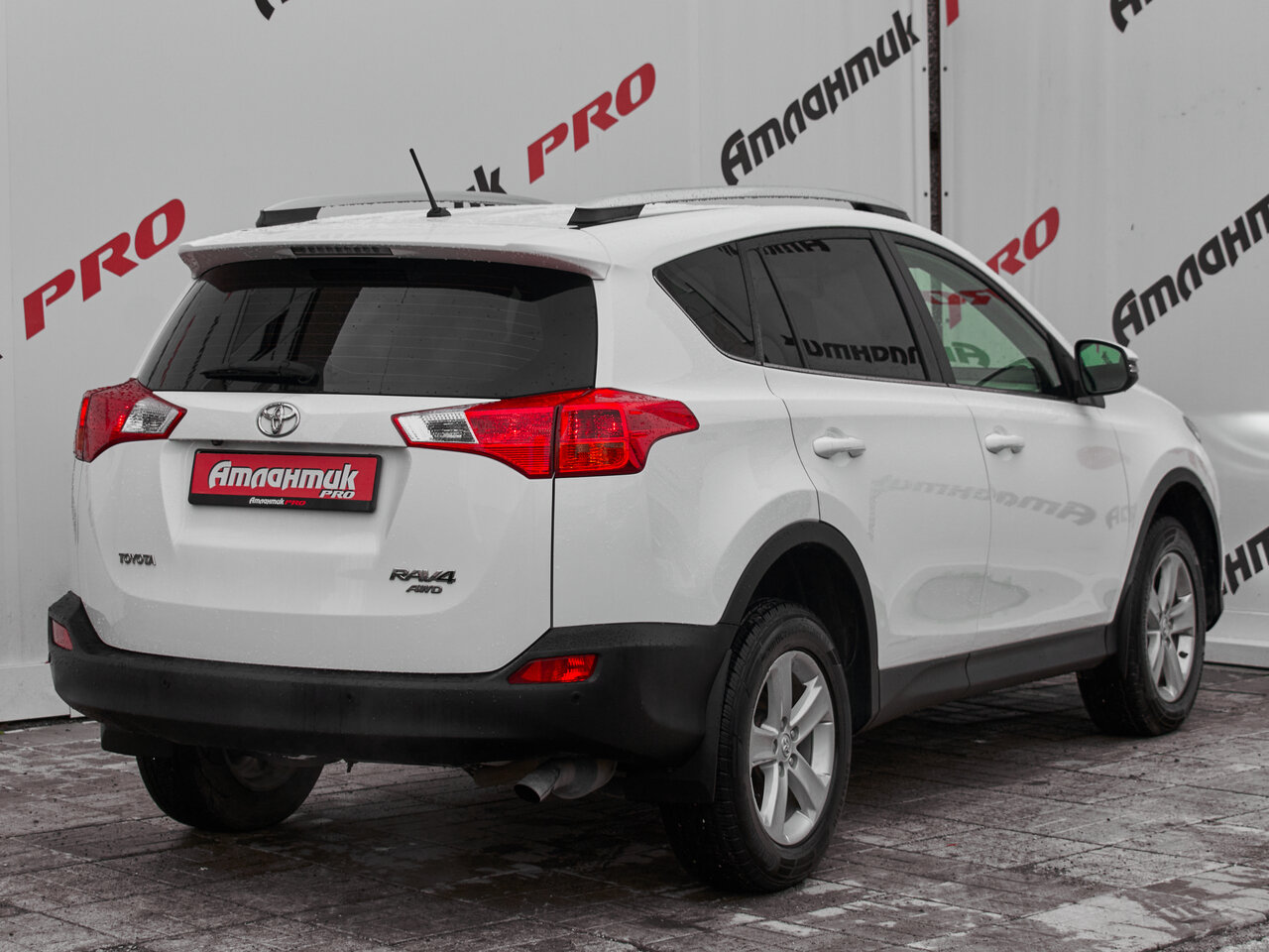 Купить Toyota RAV4 2.0 CVT (146 л.с.) 4WD, 2014 в Екатеренбурге