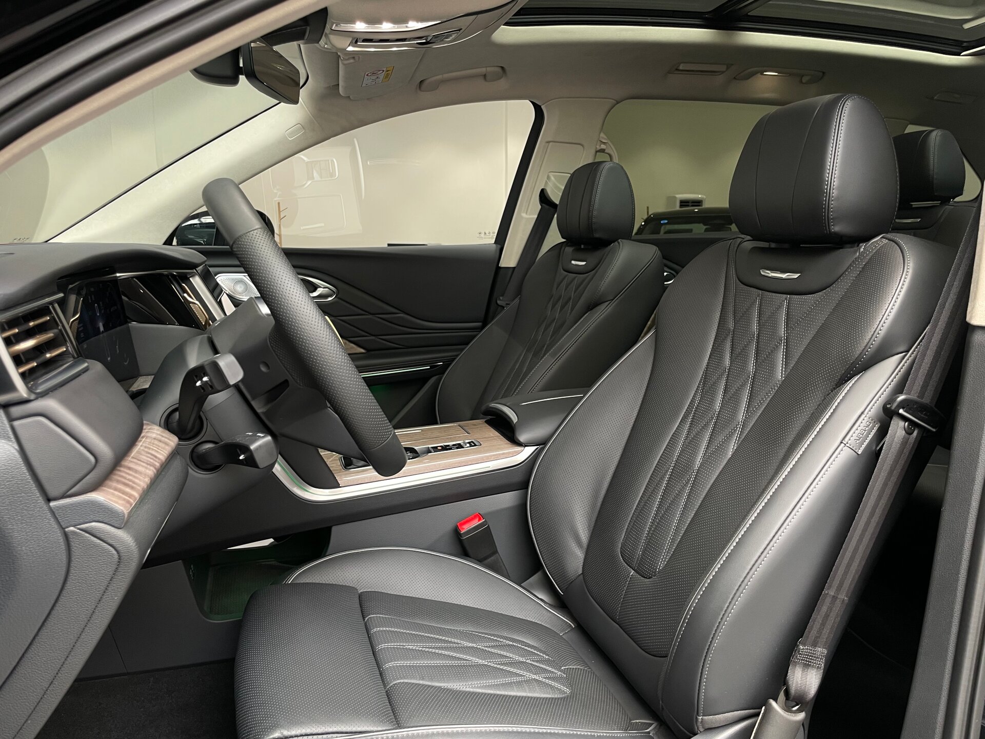 Автомобиль Hongqi HS7 2.0 AT (245 л.с.) 4WD - 8