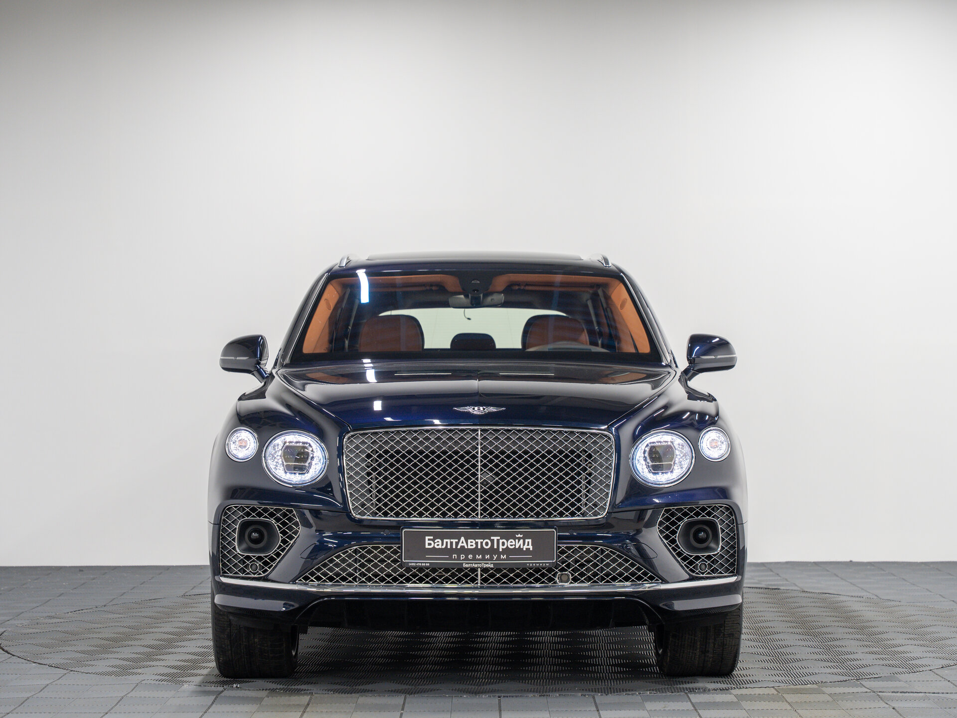 Автомобиль Bentley Bentayga 4.0 AT (550 л.с.) 4WD - 5