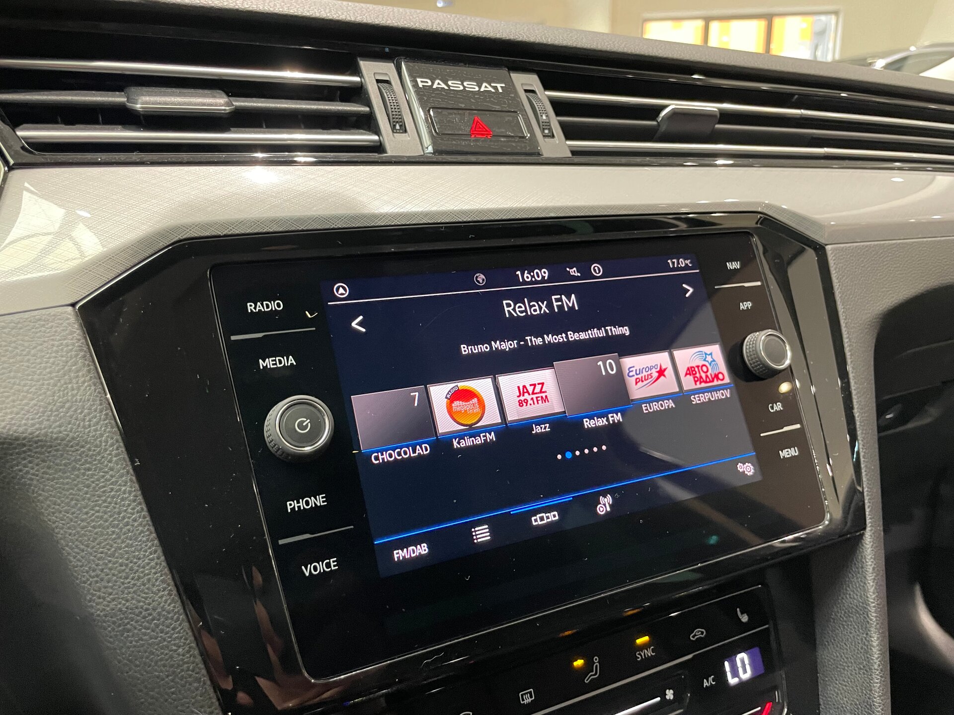 Автомобиль Volkswagen Passat 2.0d AMT (122 л.с.) - 19