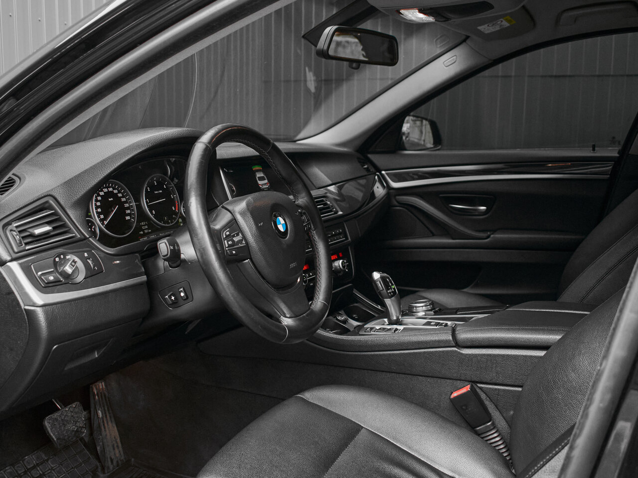 Купить BMW 5 серии 520d 2.0d AT (184 л.с.), 2013 в Екатеренбурге