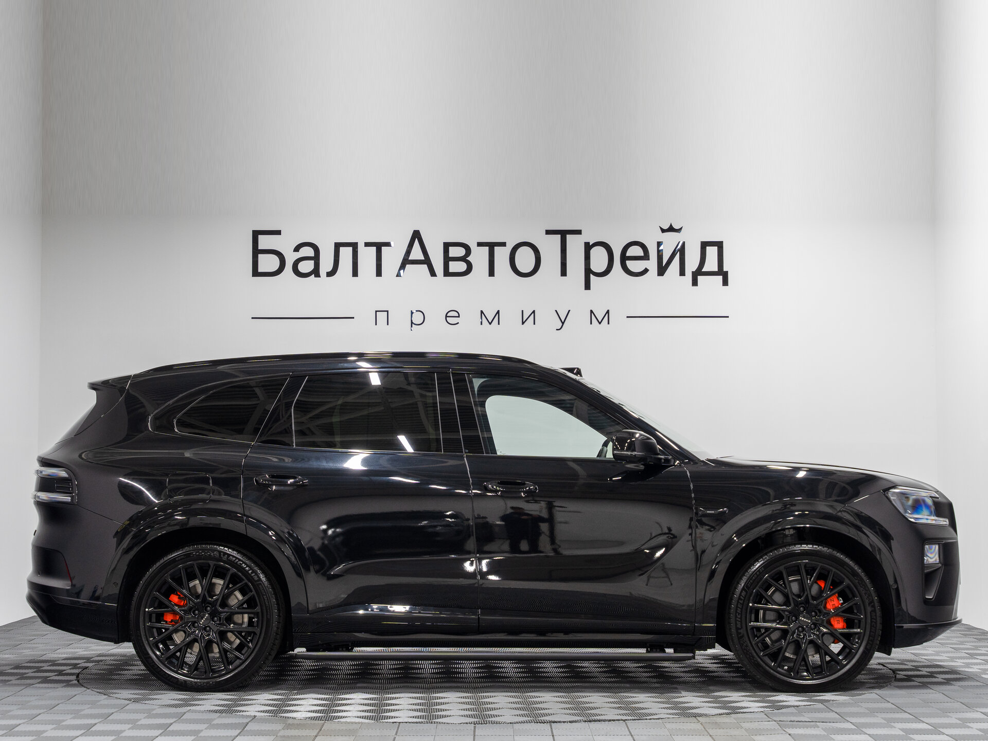 Автомобиль Zeekr 8X 70 kWh 2.0hyb AT (898 л.с.) 4WD - 6