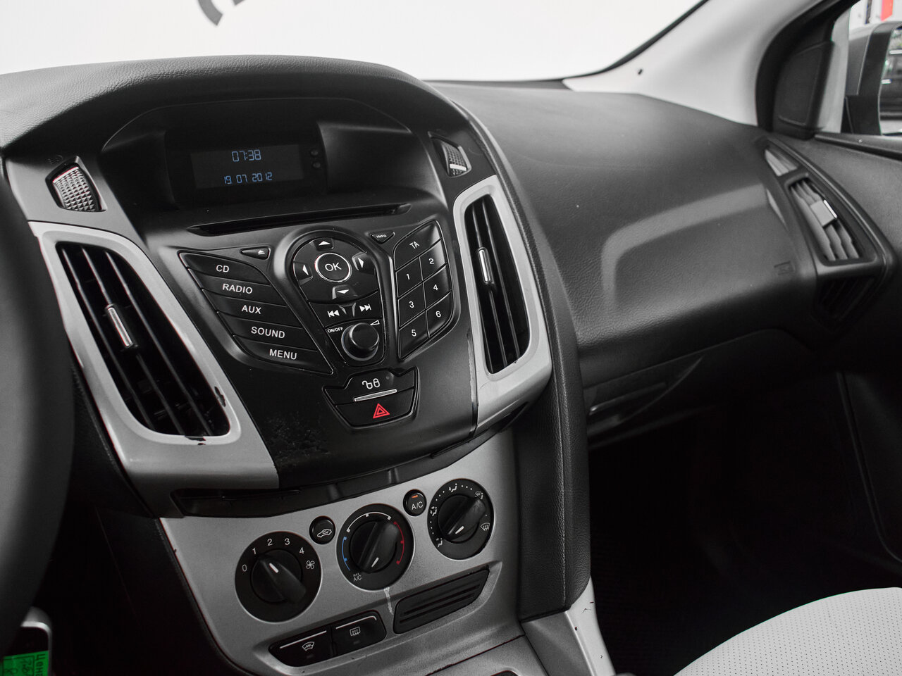 Купить Ford Focus 1.6 AMT (105 л.с.), 2012 в Екатеренбурге
