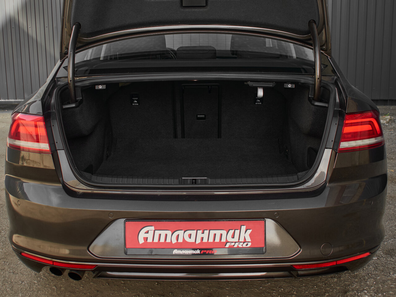 Купить Volkswagen Passat 1.8 AMT (180 л.с.), 2015 в Екатеренбурге
