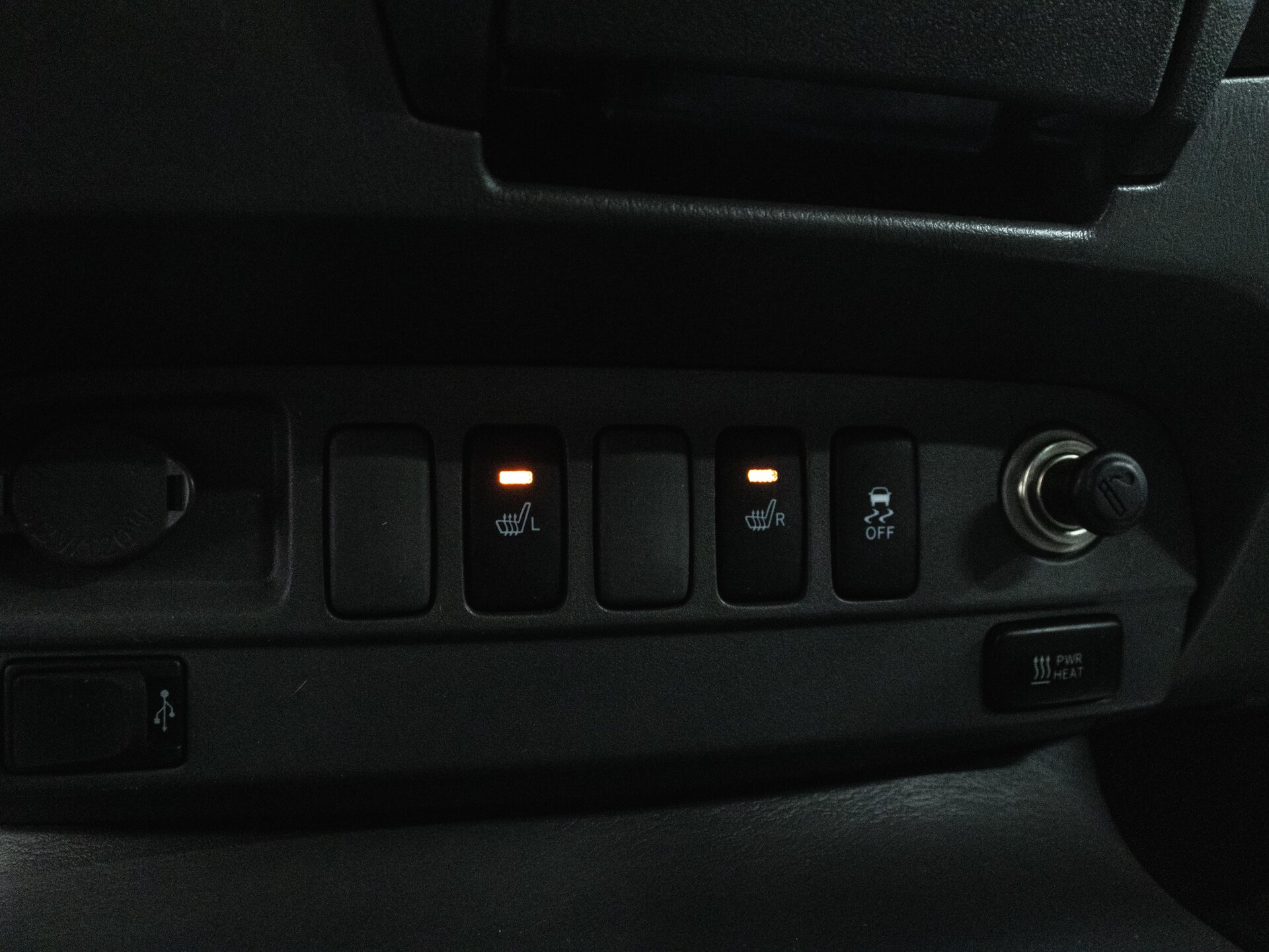 Toyota Hilux 2012 24