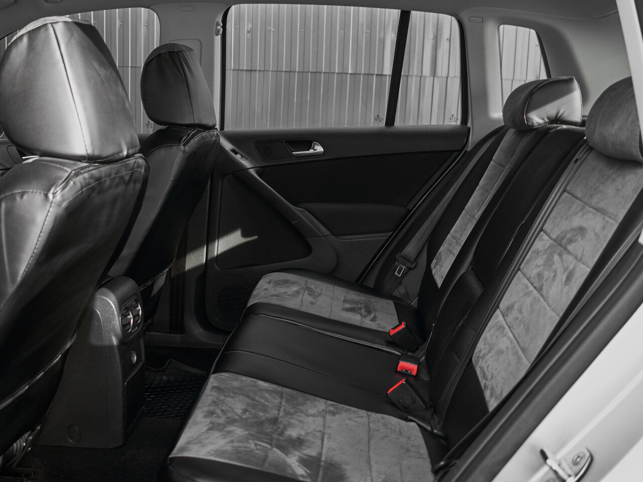 Купить Volkswagen Tiguan 2.0 AT (170 л.с.) 4WD, 2011 в Екатеренбурге