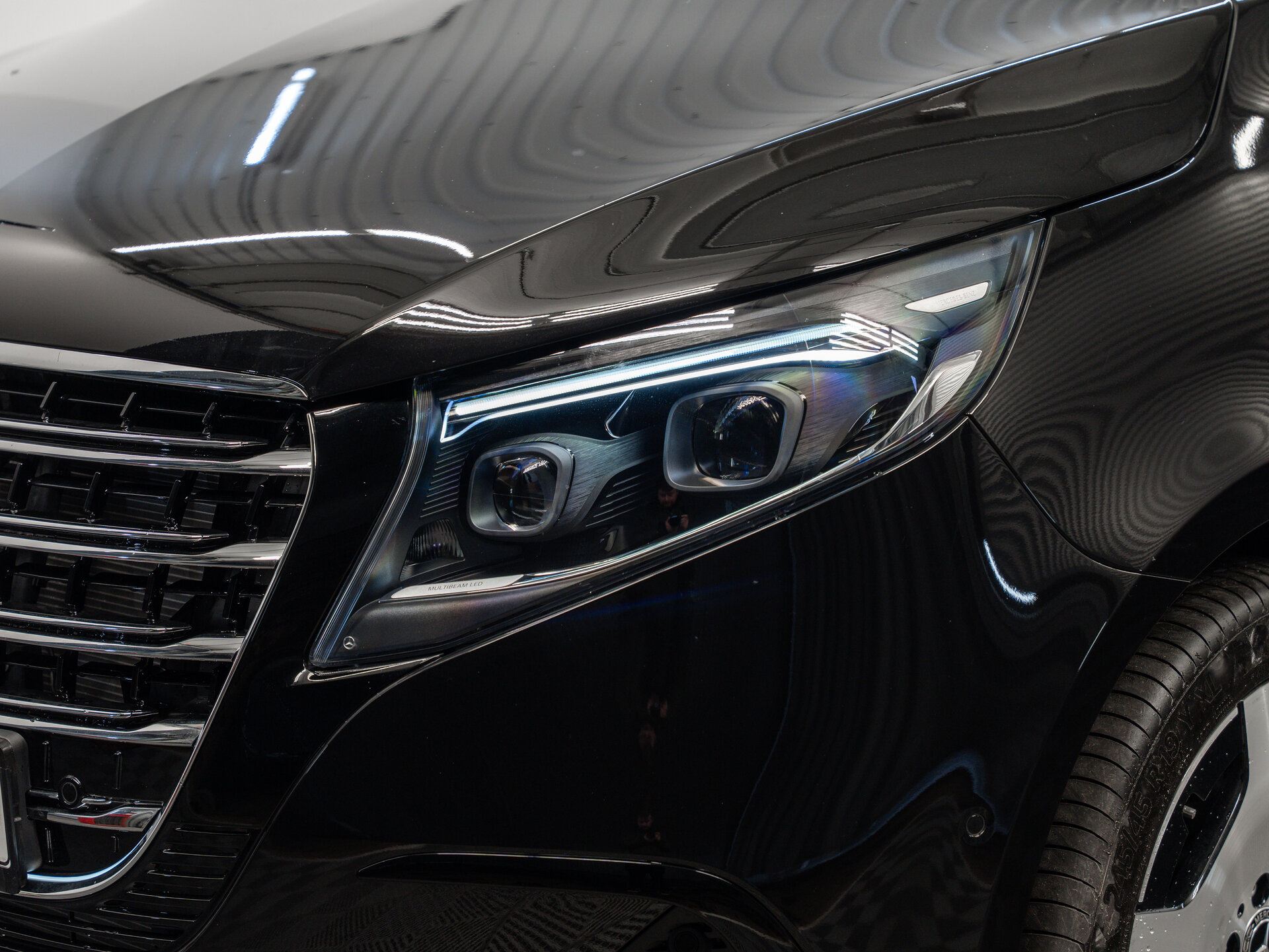 Автомобиль Mercedes-Benz V-Класс 300 d экстра длинный 2.0d AT (237 л.с.) 4WD - 9