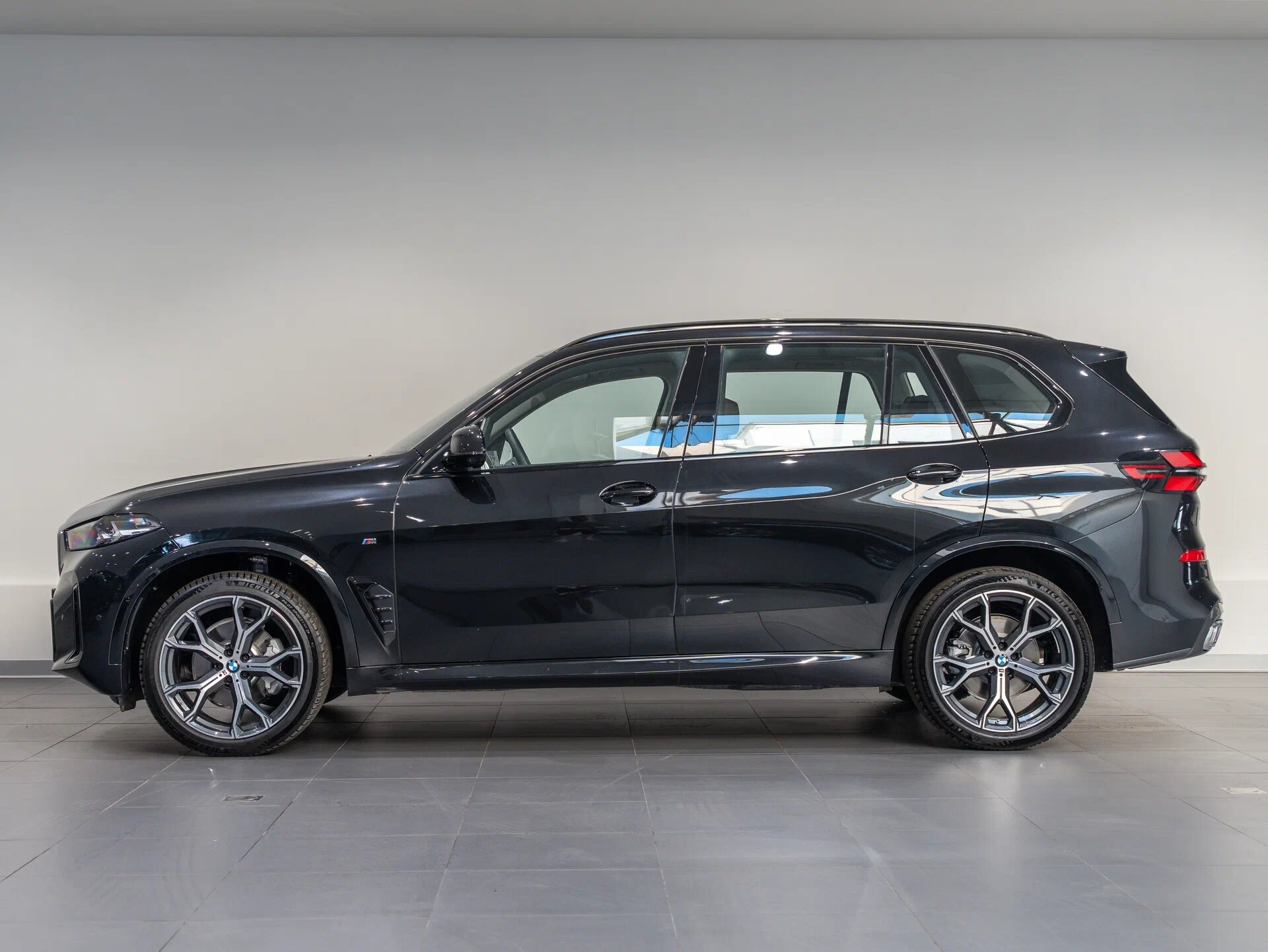 Автомобиль BMW X5 30Li 2.0 AT (258 л.с.) 4WD - 8