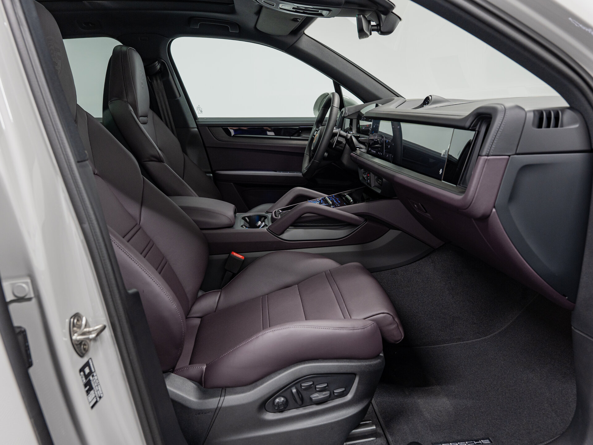 Автомобиль Porsche Cayenne 3.0 AT (353 л.с.) 4WD - 14