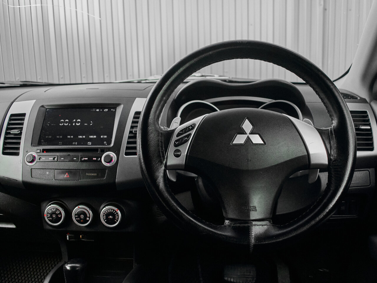 Купить Mitsubishi Outlander 2.4 CVT (170 л.с.) 4WD, 2005 в Екатеренбурге