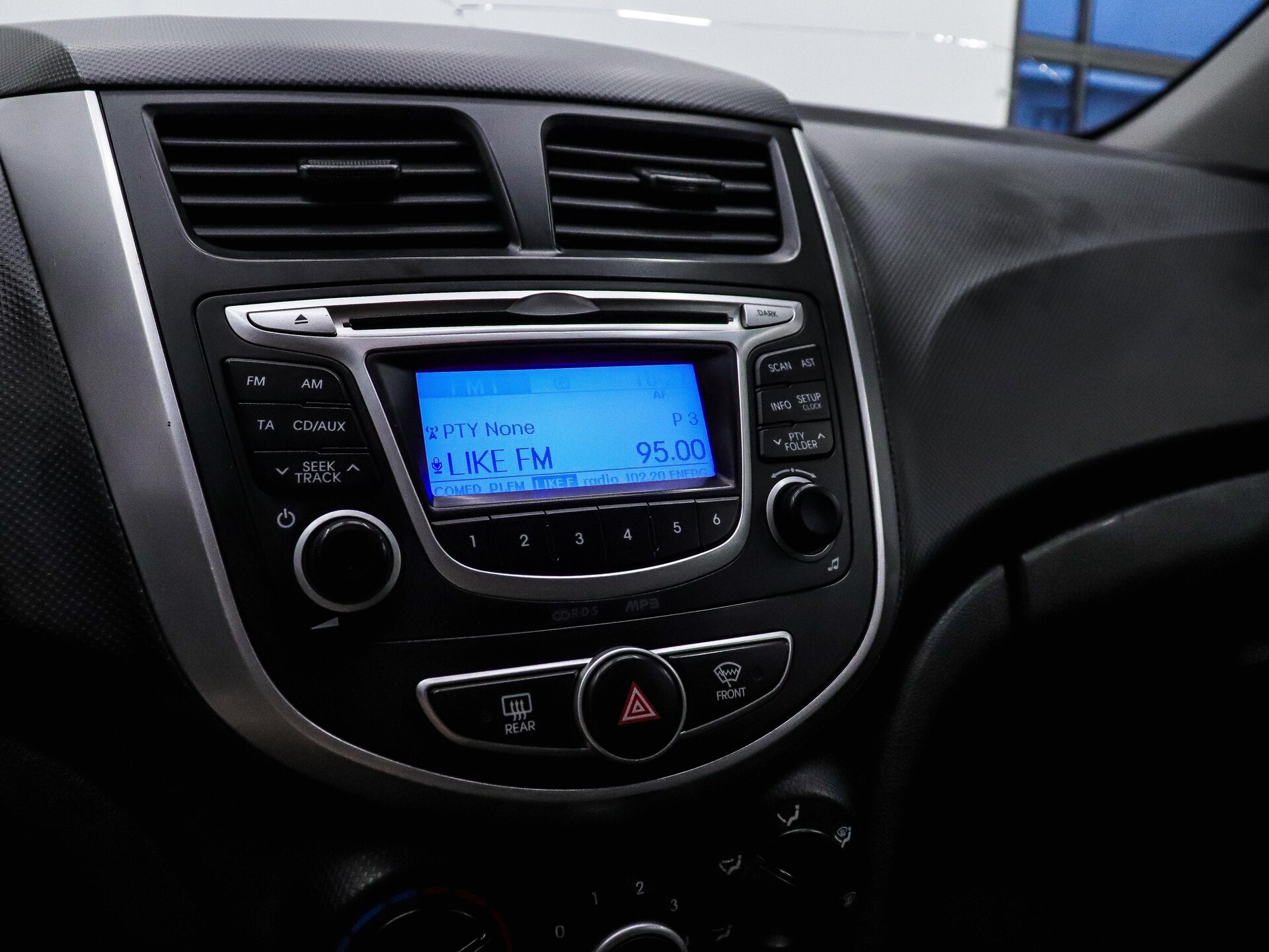 Hyundai Solaris 2014 22