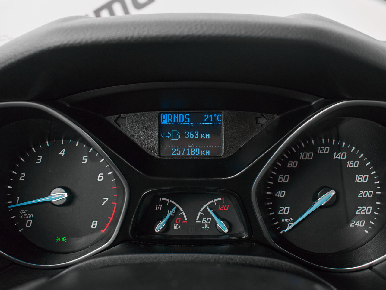 Купить Ford Focus 1.6 AMT (105 л.с.), 2012 в Екатеренбурге