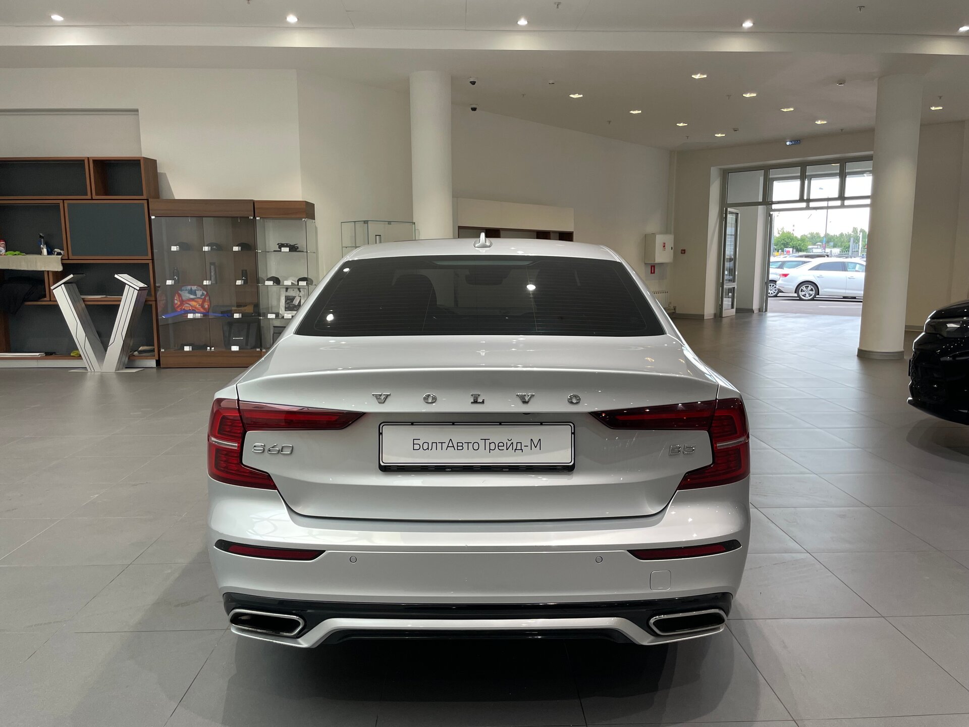 Автомобиль Volvo S60 2.0 AT (250 л.с.) - 5