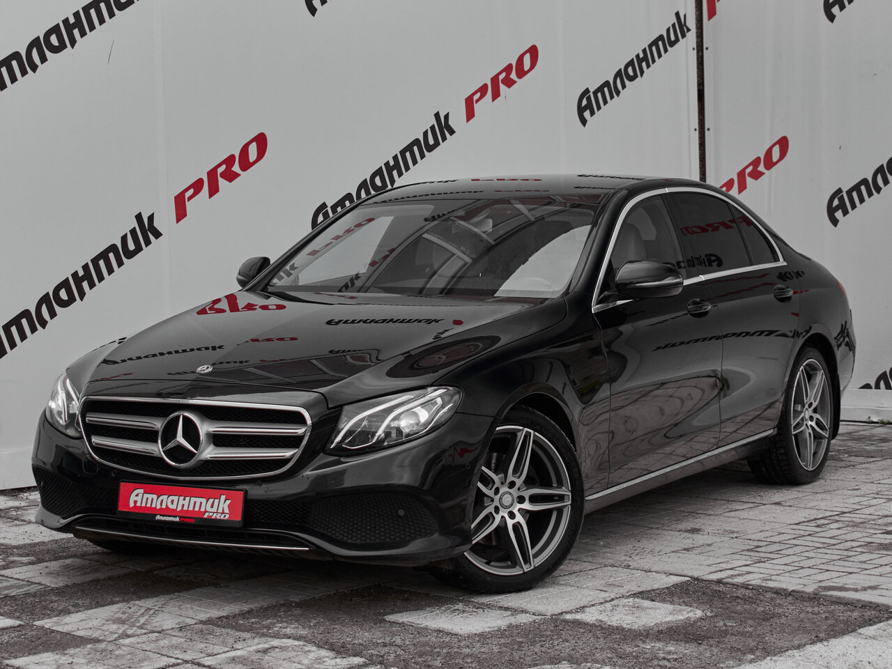Купить Mercedes-Benz E-Класс 220 d 2.0d AT (194 л.с.) 4WD, 2017 в Екатеренбурге