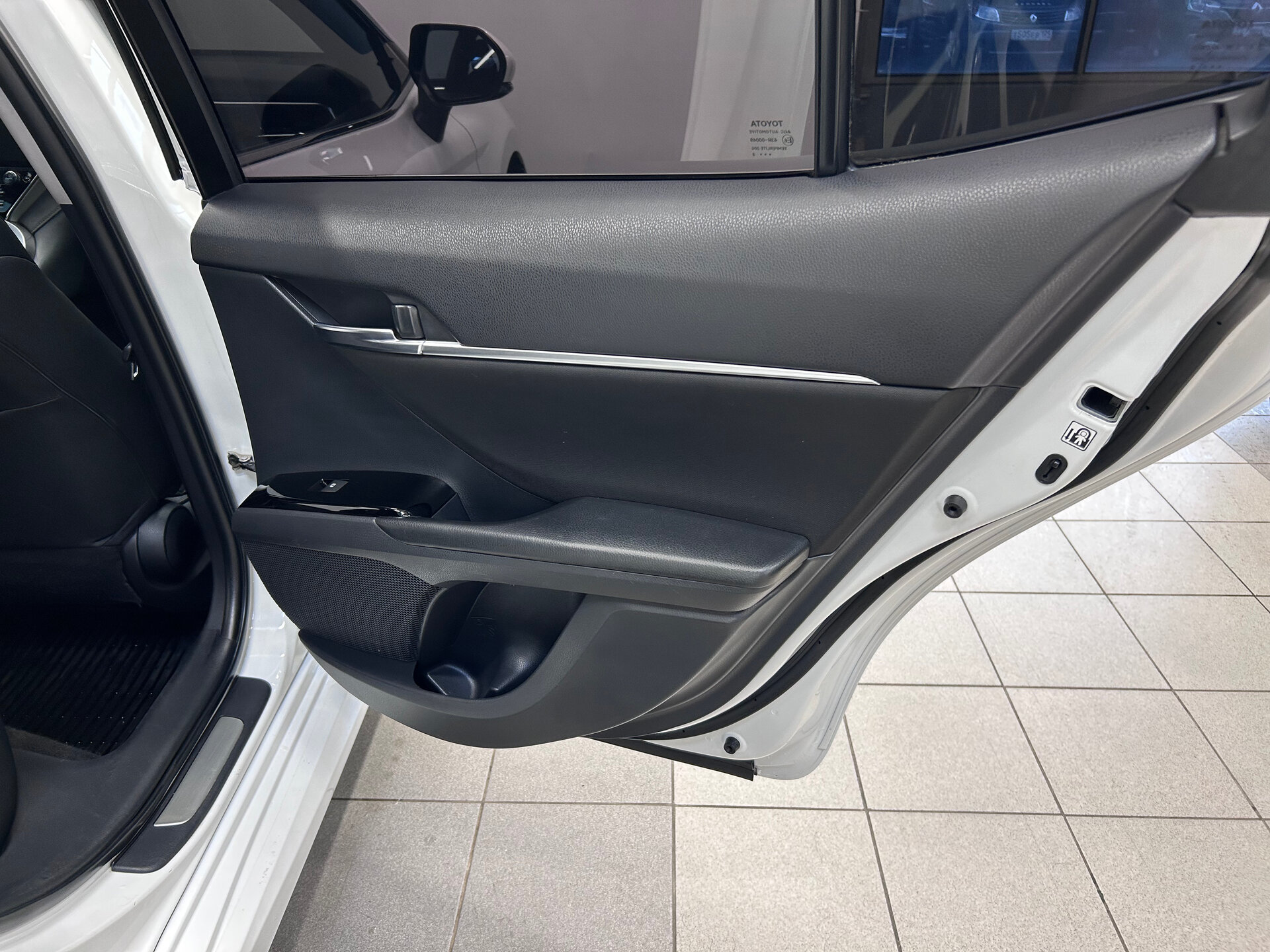 Toyota Camry 2018 10