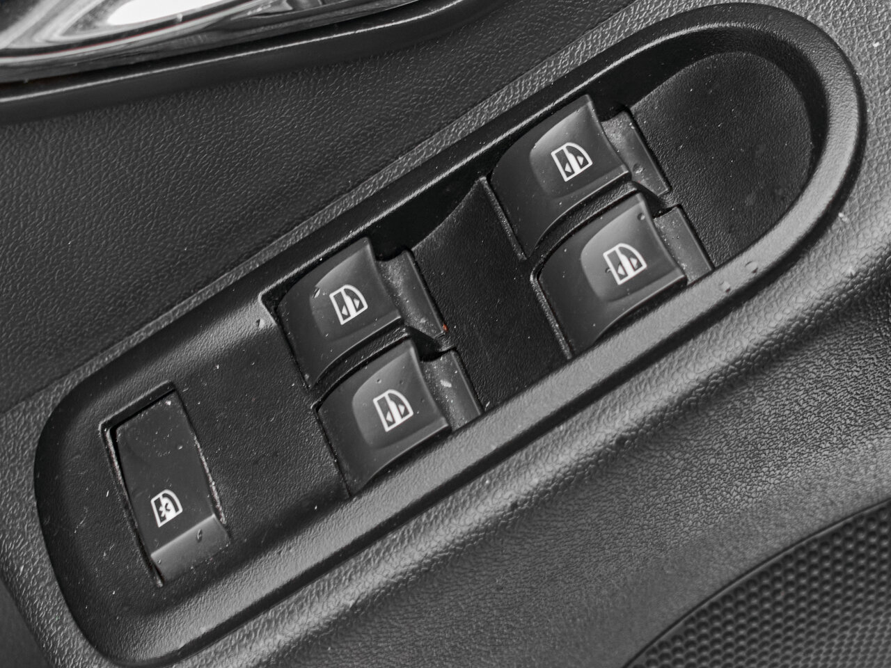Купить Lada (ВАЗ) Largus Cross 1.6 MT (106 л.с.), 2021 в Екатеренбурге