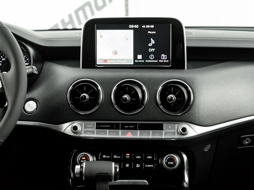 Купить Kia Stinger 2.0 AT (247 л.с.) 4WD, 2018 в Екатеренбурге