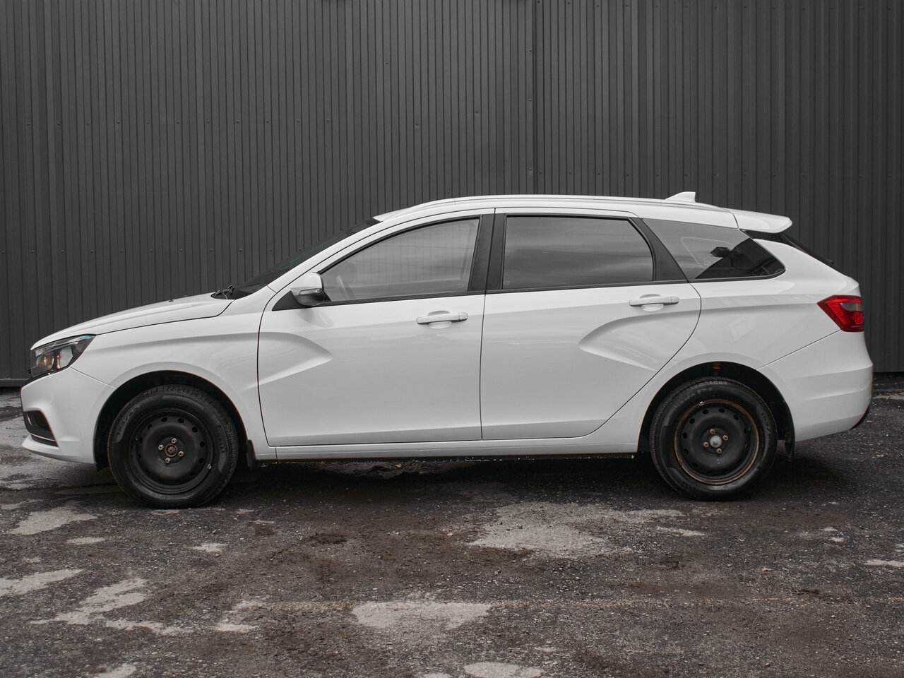 Купить Lada (ВАЗ) Vesta SW 1.6 CVT (113 л.с.), 2021 в Екатеренбурге