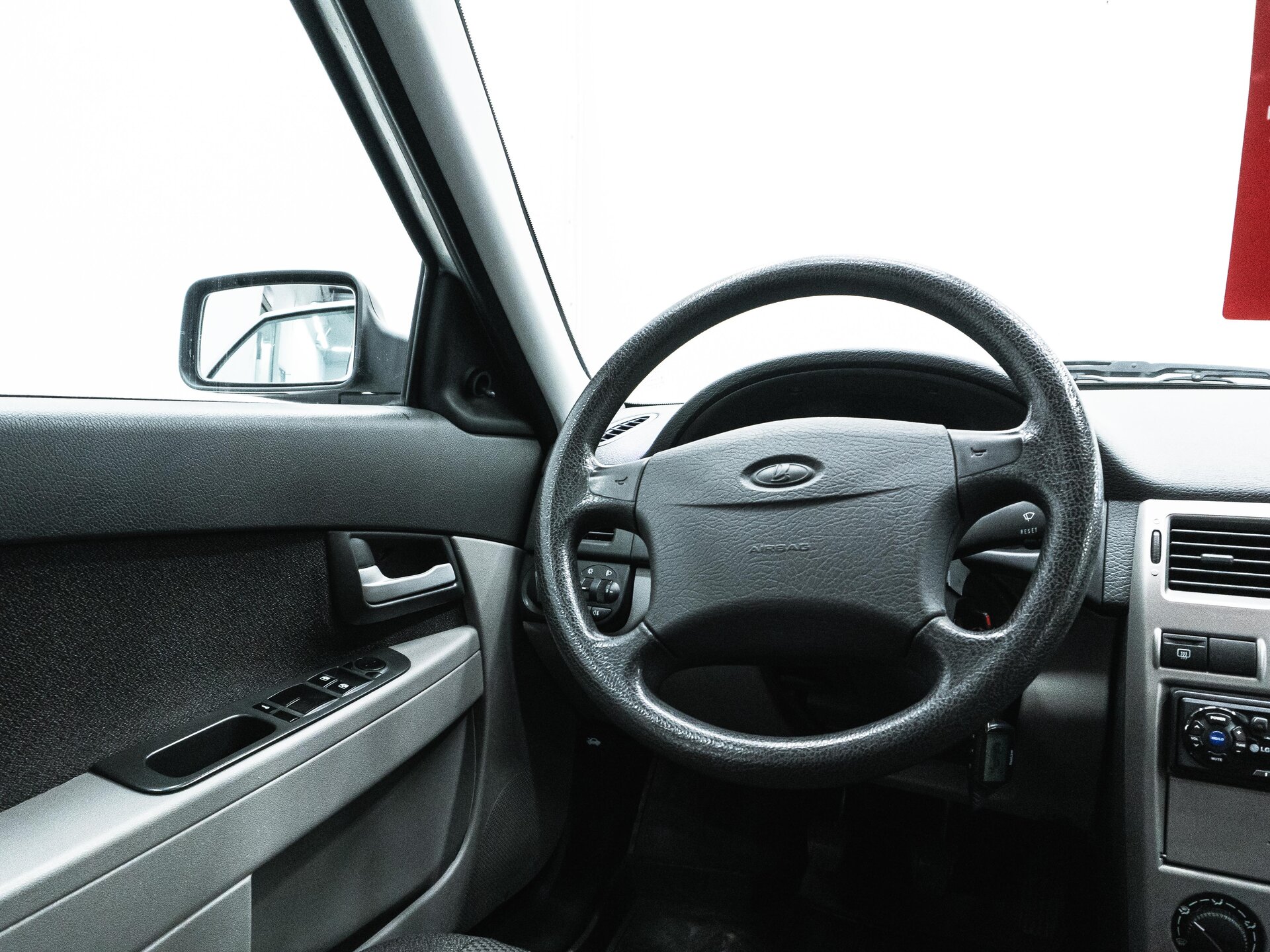 LADA (ВАЗ) Priora 2011 12