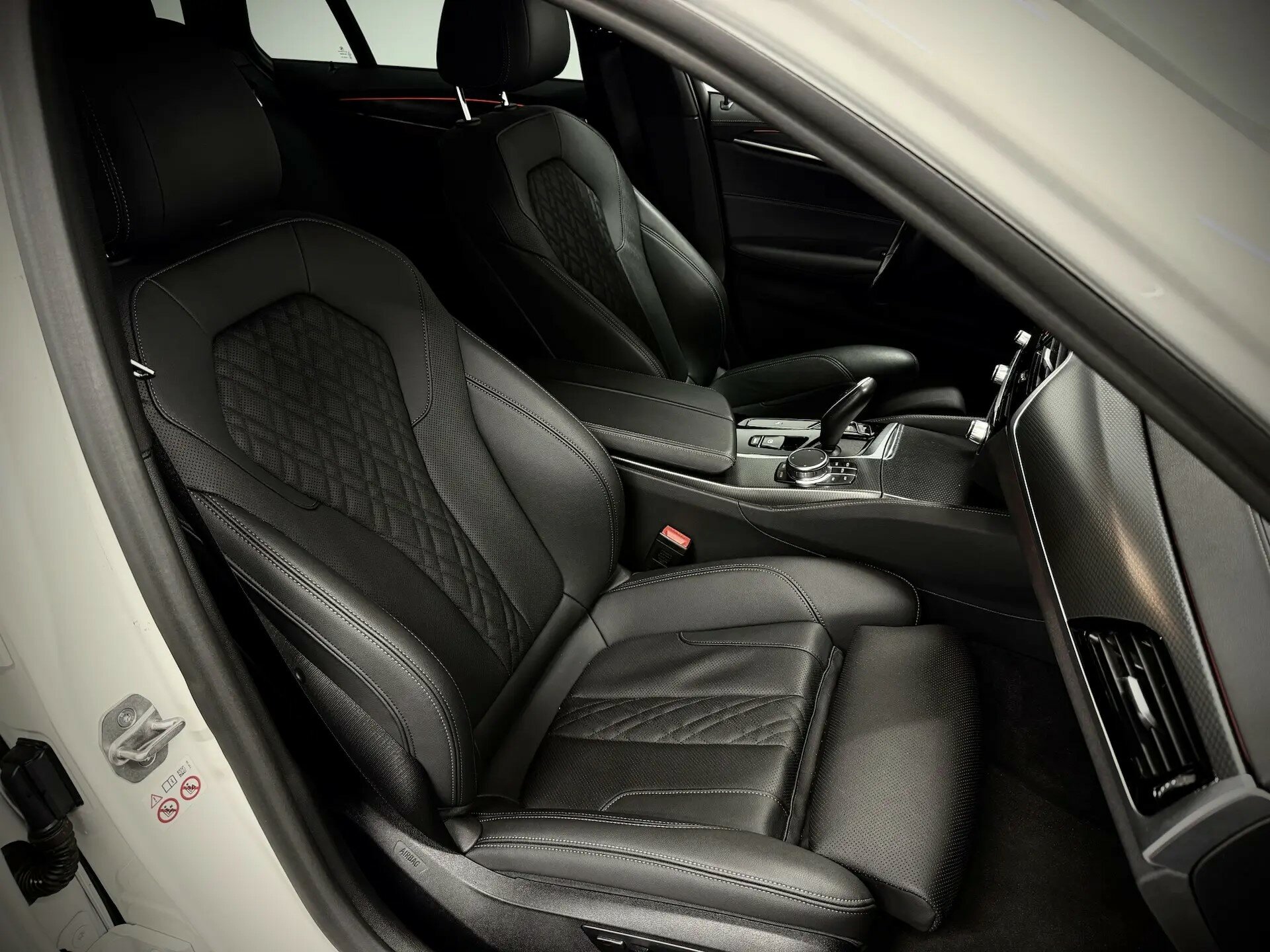 Автомобиль BMW 5 серии 518d 2.0d AT (150 л.с.) - 13