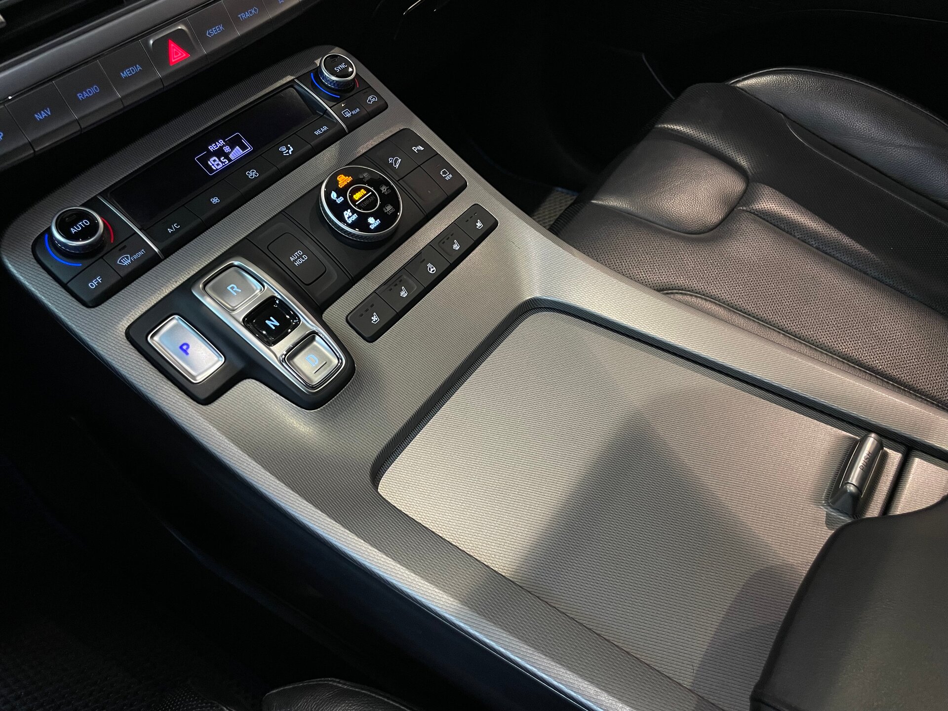 Автомобиль Hyundai Palisade 2.2d AT (200 л.с.) 4WD - 19